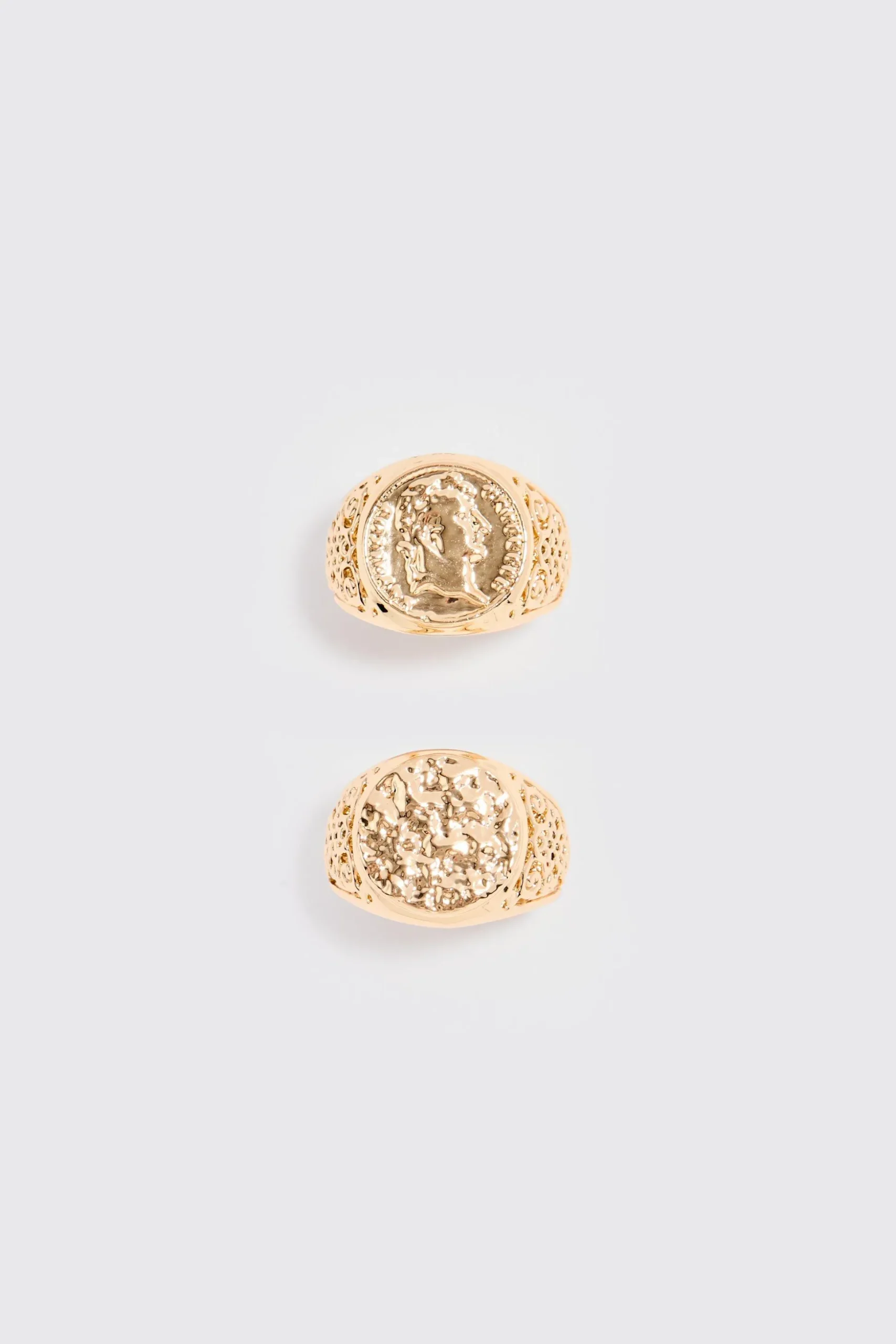 2 Pack Signet Rings In Gold | BoohooMAN UK