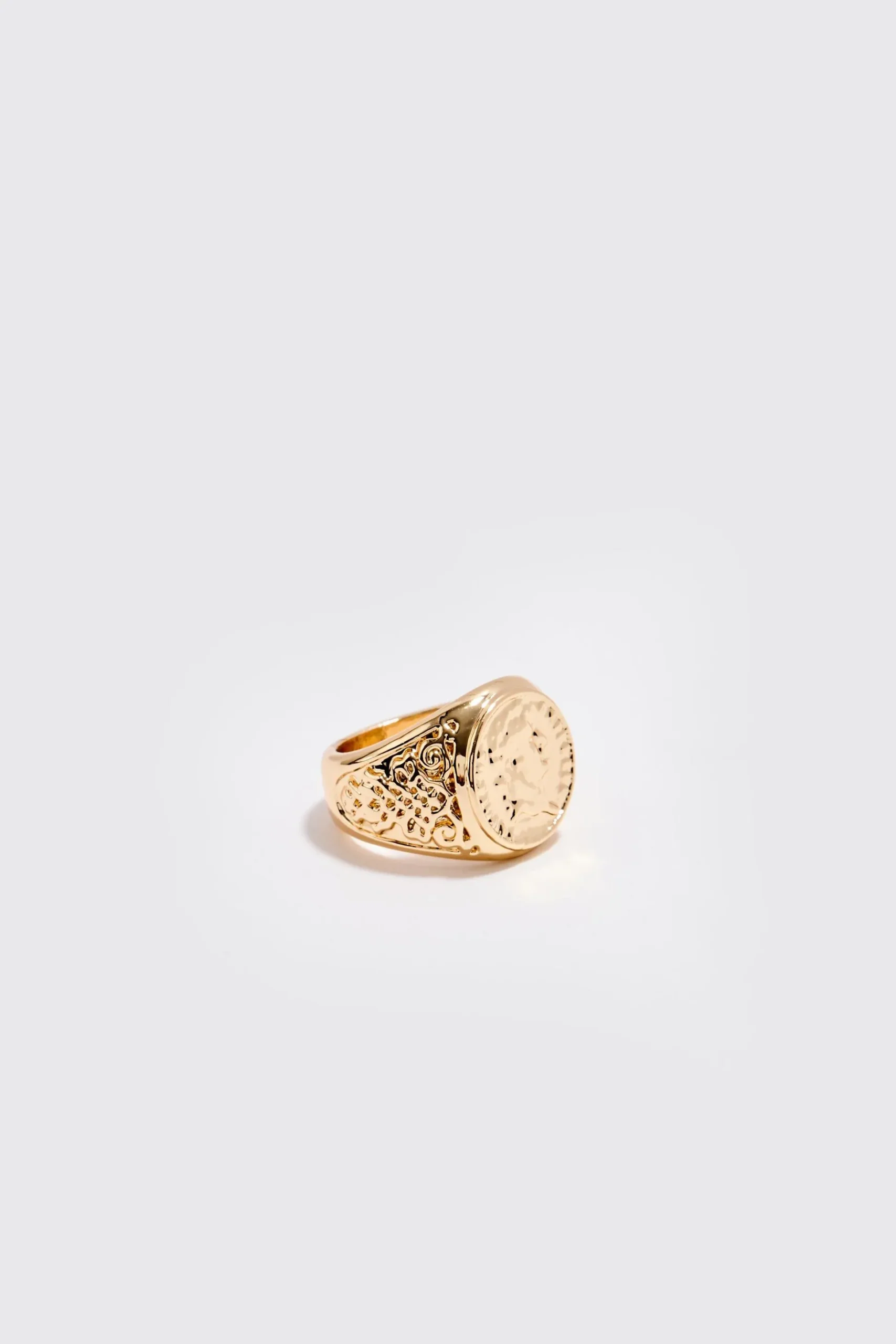 2 Pack Signet Rings In Gold | BoohooMAN UK