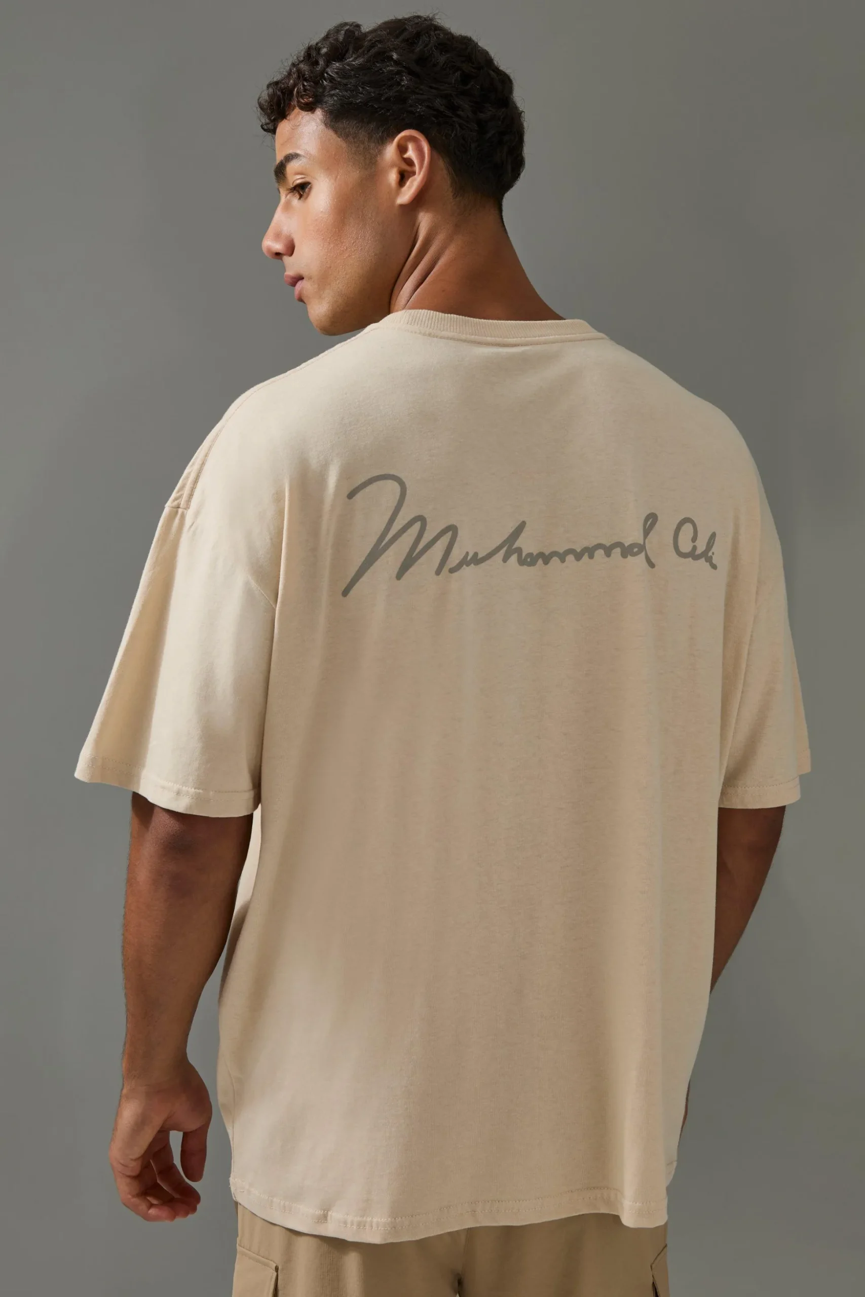 Active Oversized Muhammad Ali Count The Days License T-shirt | BoohooMAN UK