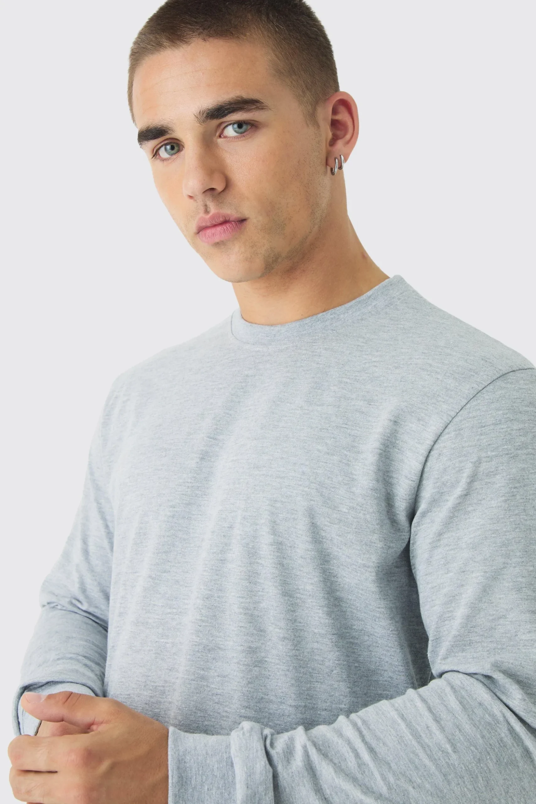 Basic Crew Neck Long Sleeve T-shirt | BoohooMAN UK