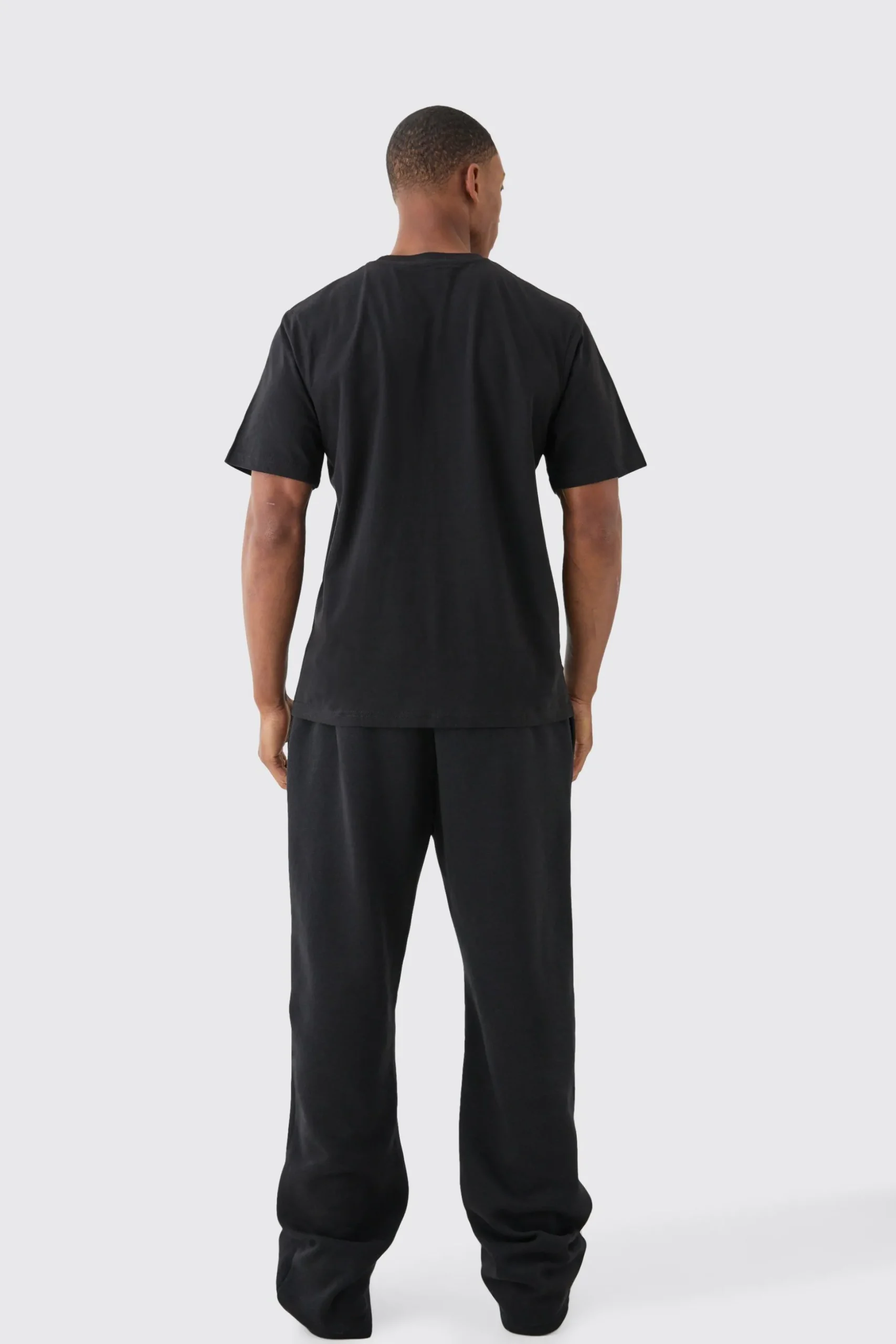 Basic Crew Neck T-shirt | BoohooMAN UK