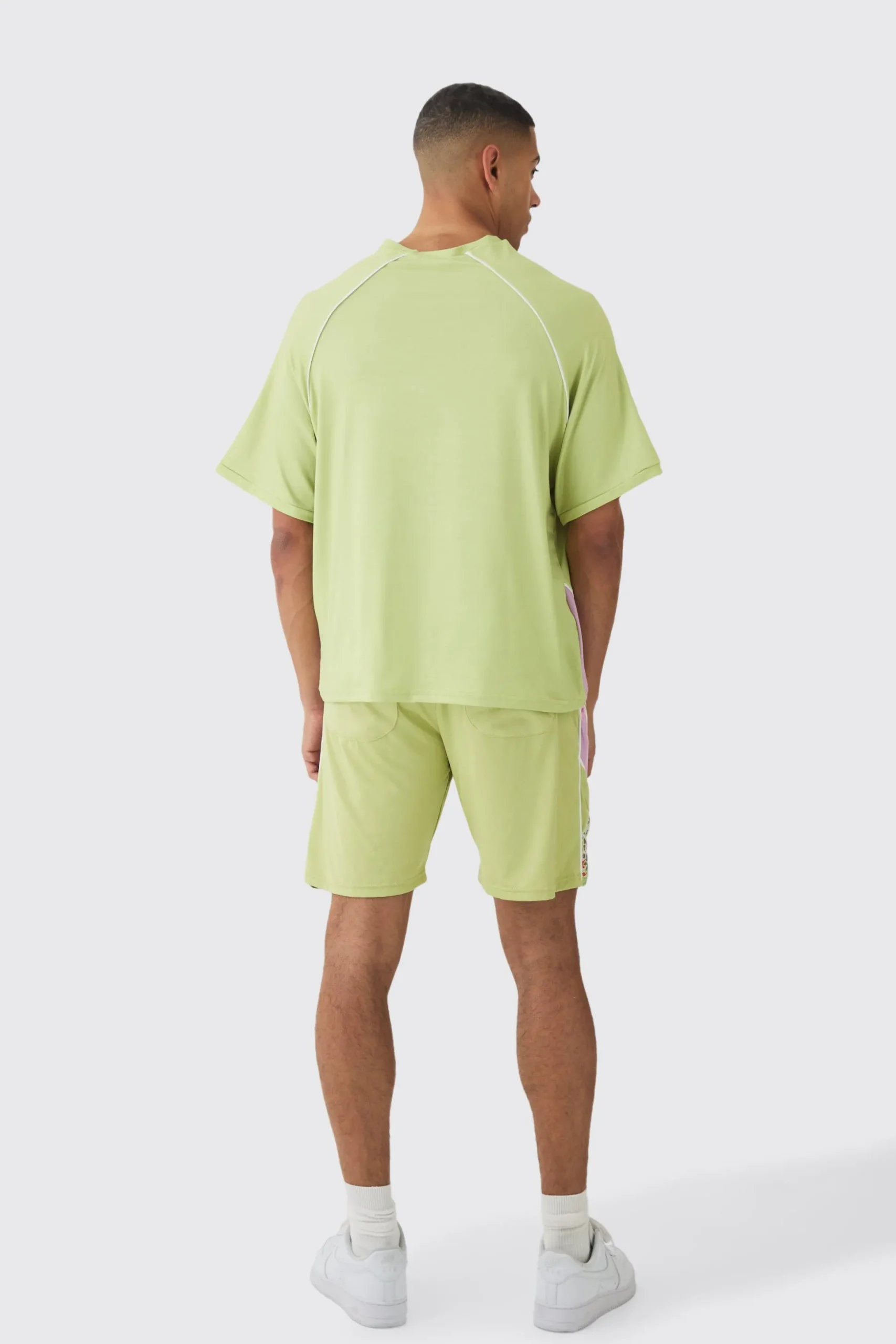 Boxy Floral Embroidered Football T-shirt & Short Set | BoohooMAN UK