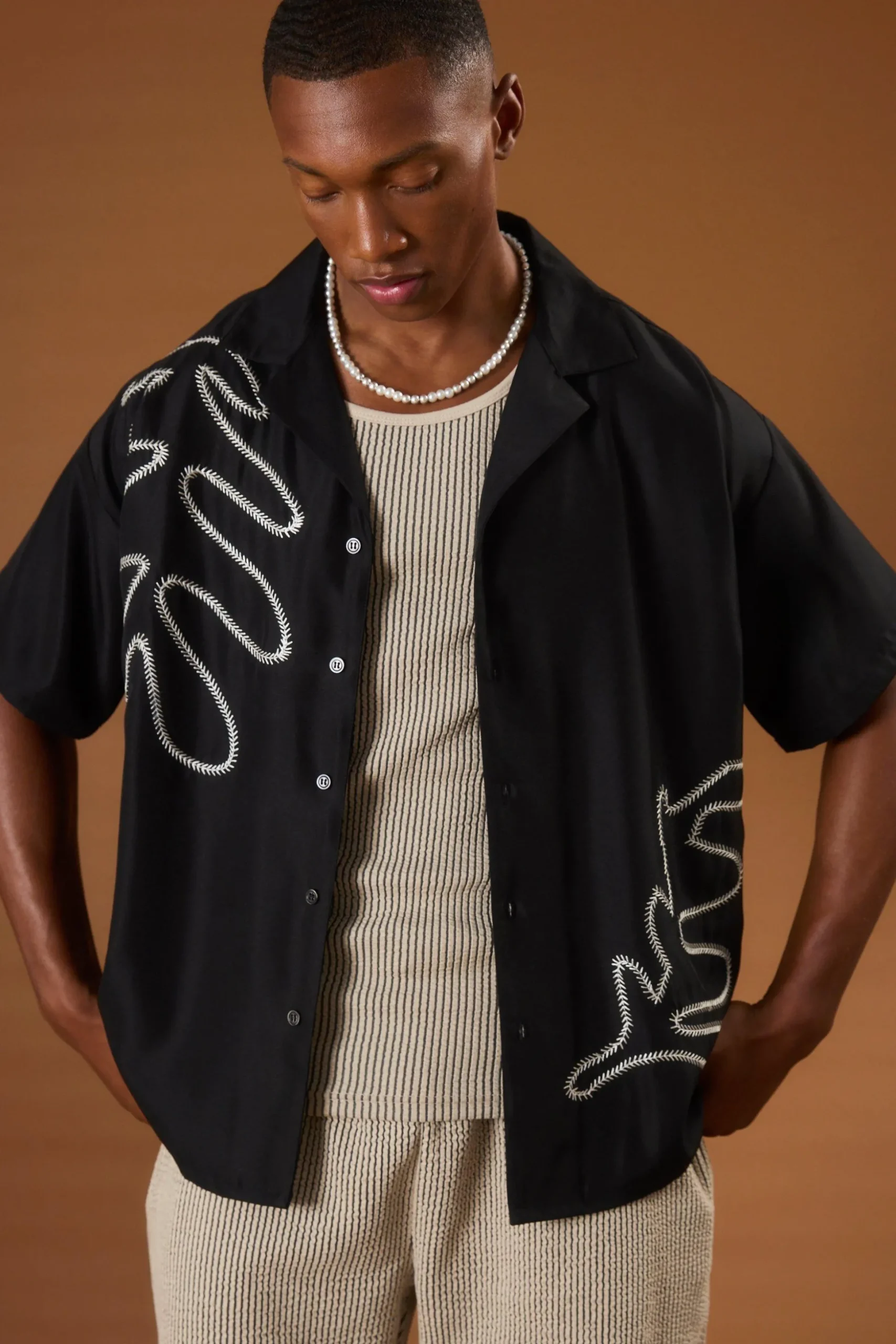 Boxy Soft Twill Cartoon Leaf Embroidered Shirt | BoohooMAN UK