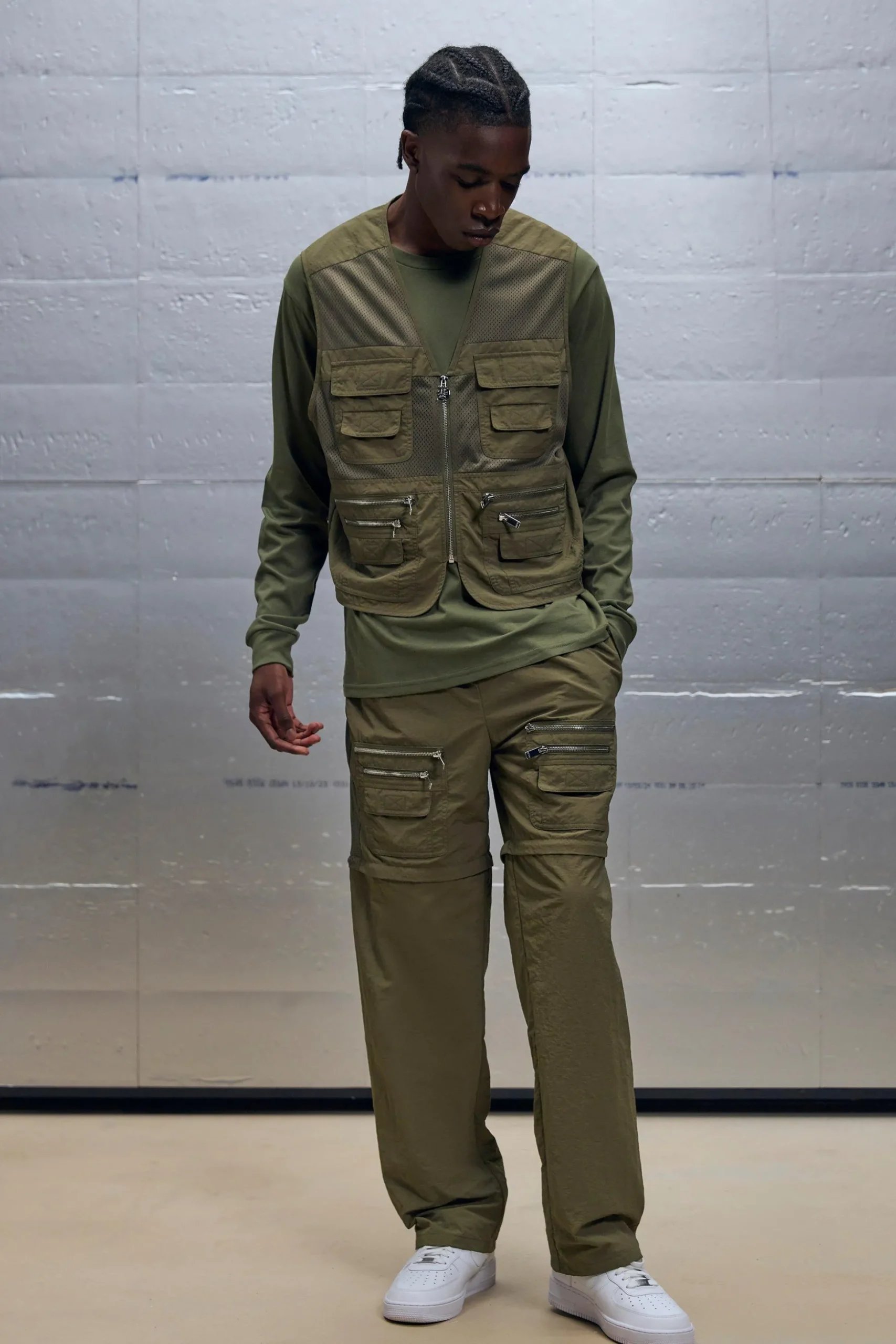 Boxy Utility Mesh Cargo Pocket Vest & Zip Off Trouser Set | BoohooMAN UK