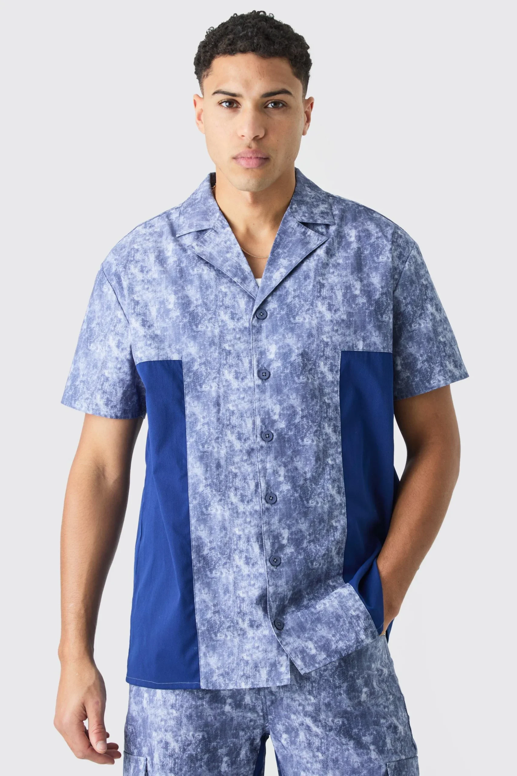 Camo Twill Short Sleeve Gusset Detail Shirt | BoohooMAN UK