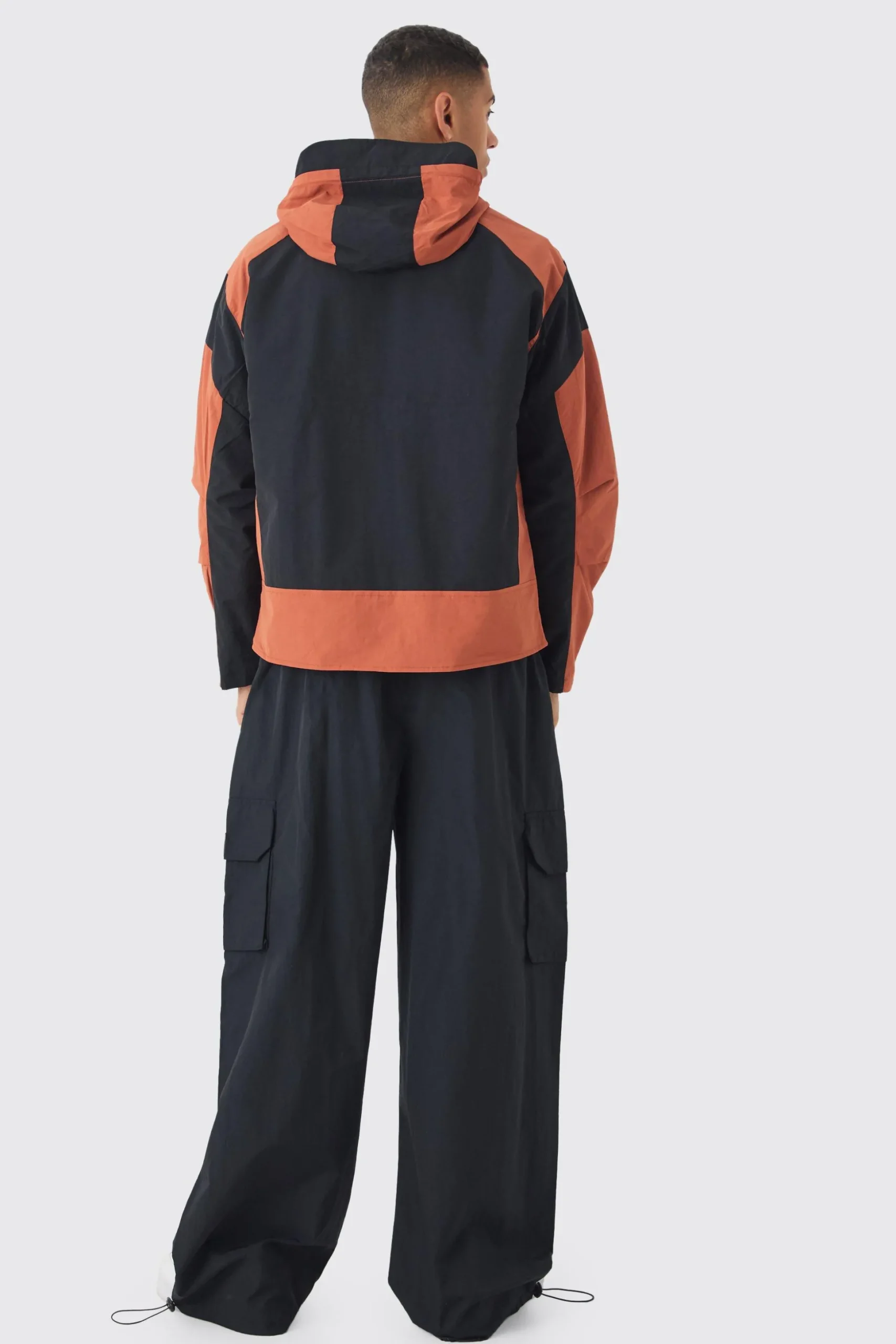 Colourblock Hooded Tech Windbreaker In Rust | BoohooMAN UK