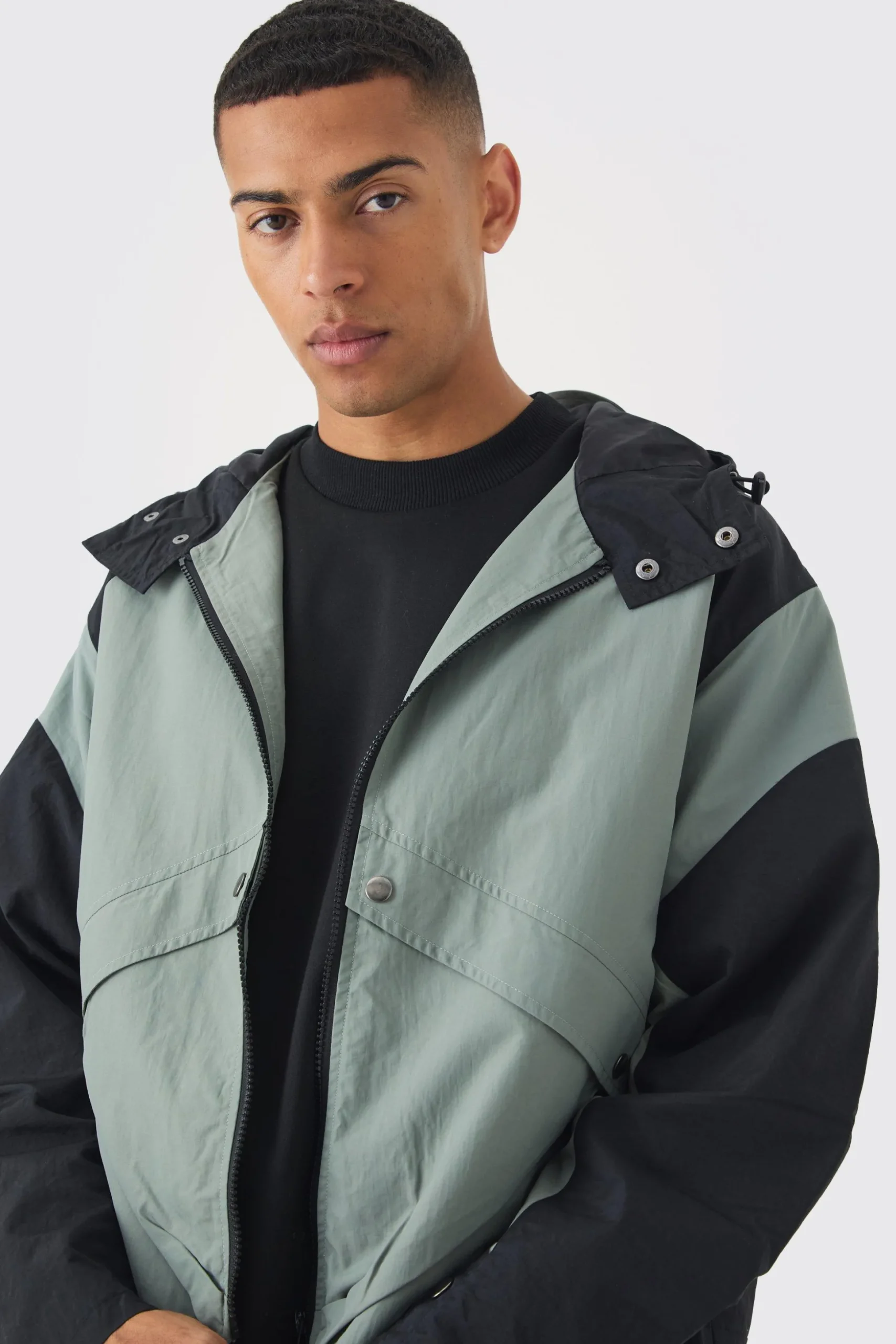 Colourblock Hooded Tech Windbreaker In Grey | BoohooMAN UK