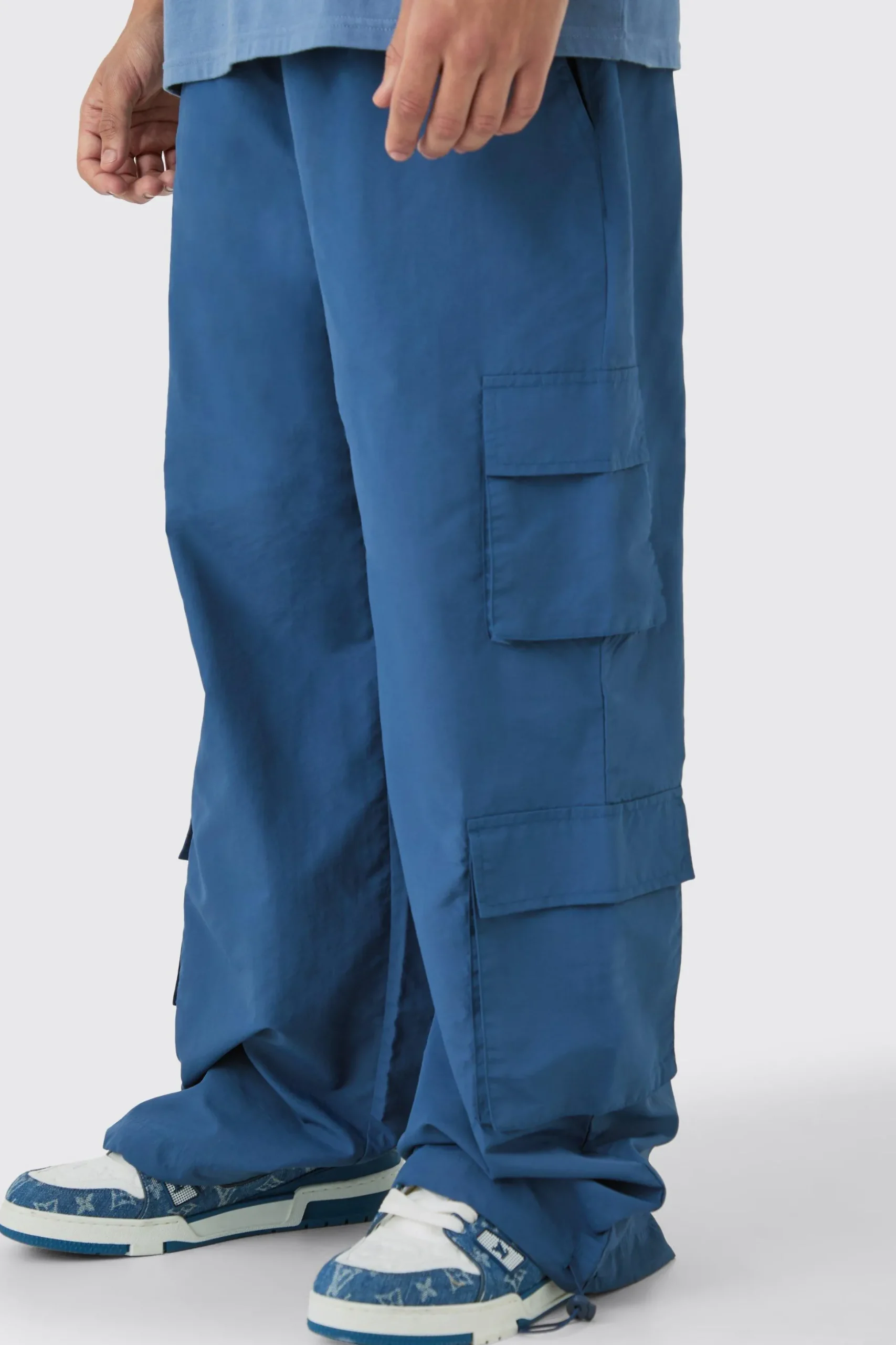 Elasticated Waist Multi Pocket Parachute Trousers | BoohooMAN UK