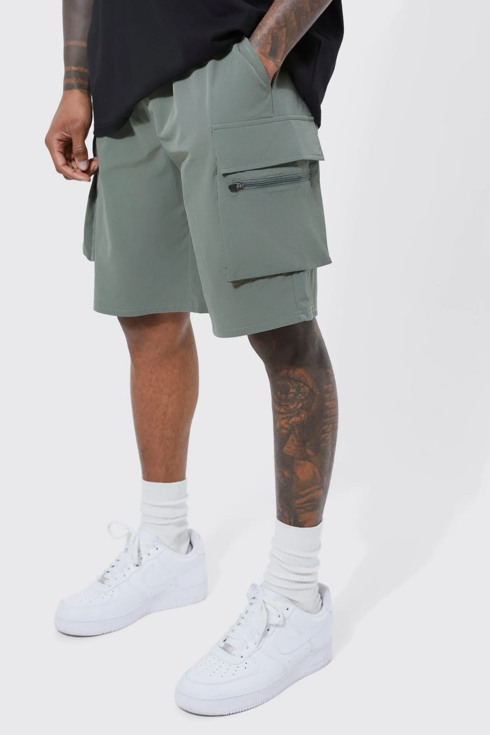Elasticated Waist Relaxed Technical Stretch Cargo Short | BoohooMAN UK