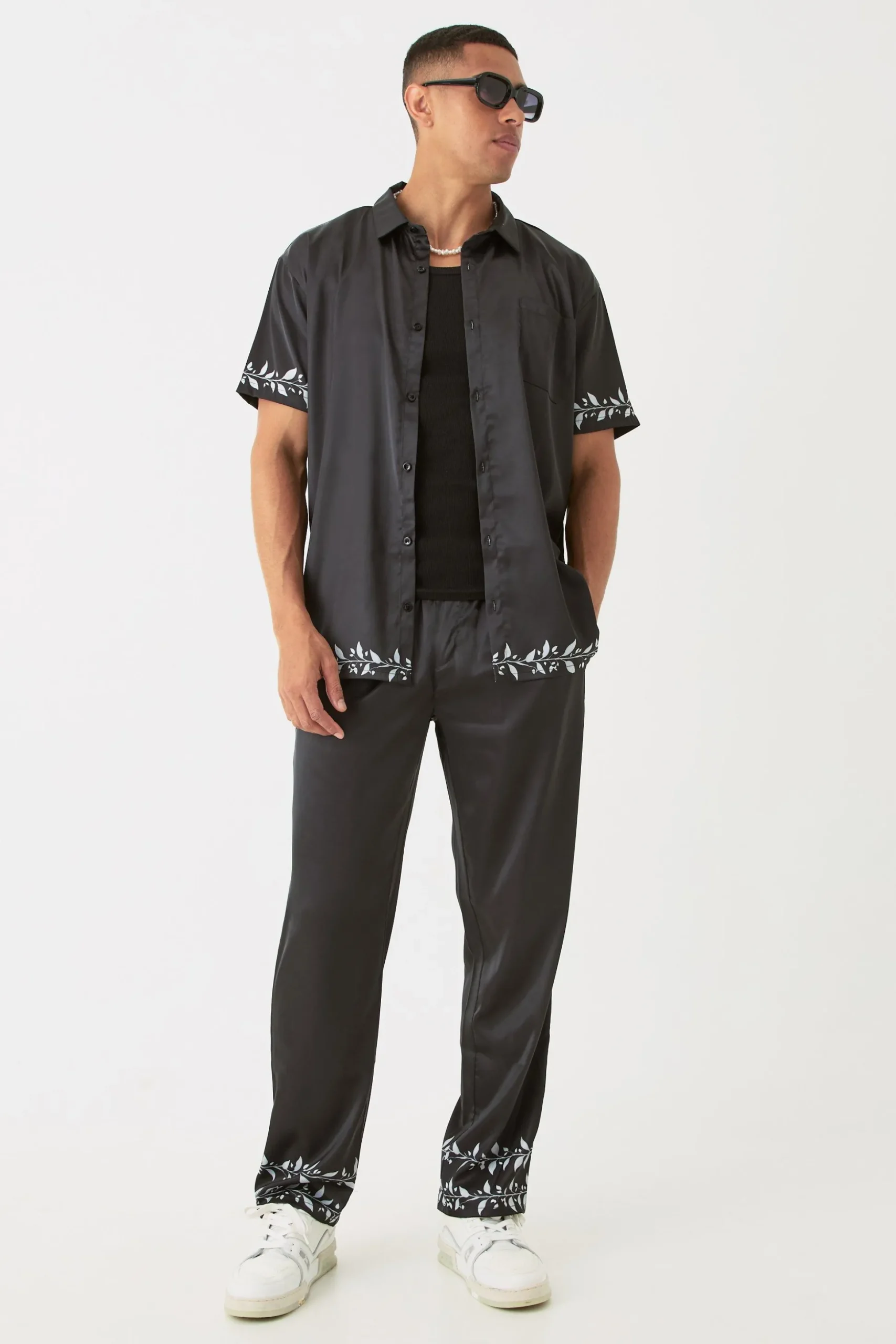 Elasticated Waist Satin Hem Detail Straight Trouser | BoohooMAN UK