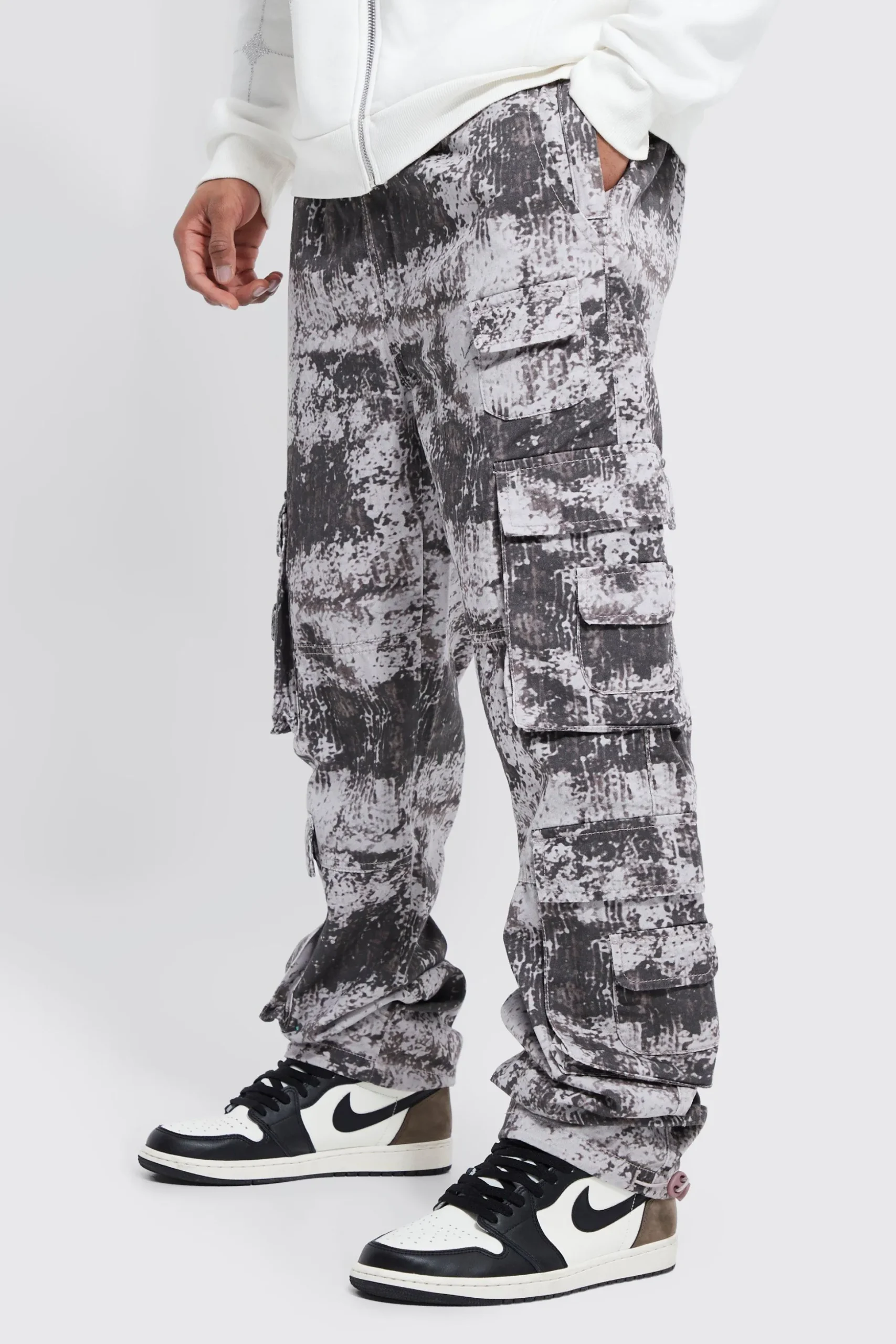 Elasticated Waist Tie Dye Multi Pocket Stacked Cargo Trousers | BoohooMAN UK