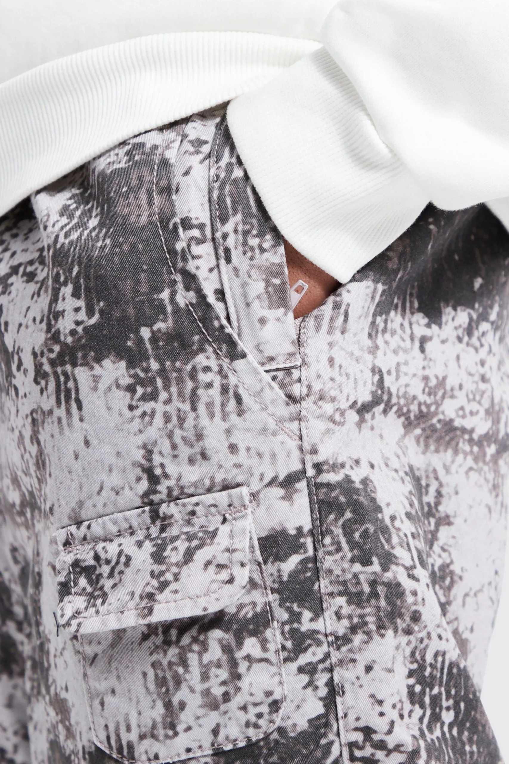 Elasticated Waist Tie Dye Multi Pocket Stacked Cargo Trousers | BoohooMAN UK