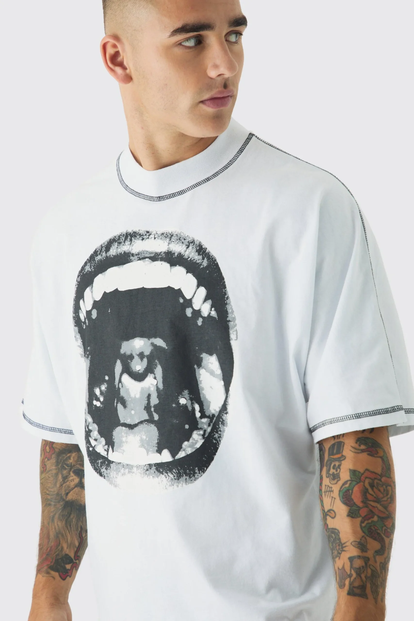 Extreme Heavyweight Oversized Boxy Graphic Tab T-Shirt | BoohooMAN UK