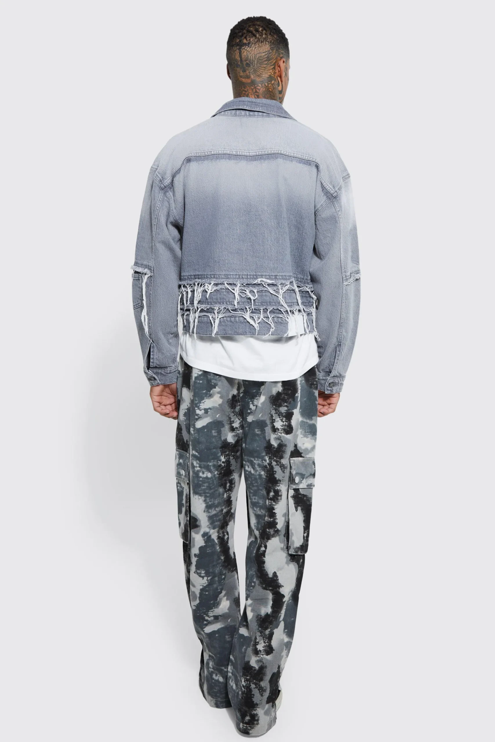 Fixed Relaxed Camo Cargo Popper Hem Trouser | BoohooMAN UK