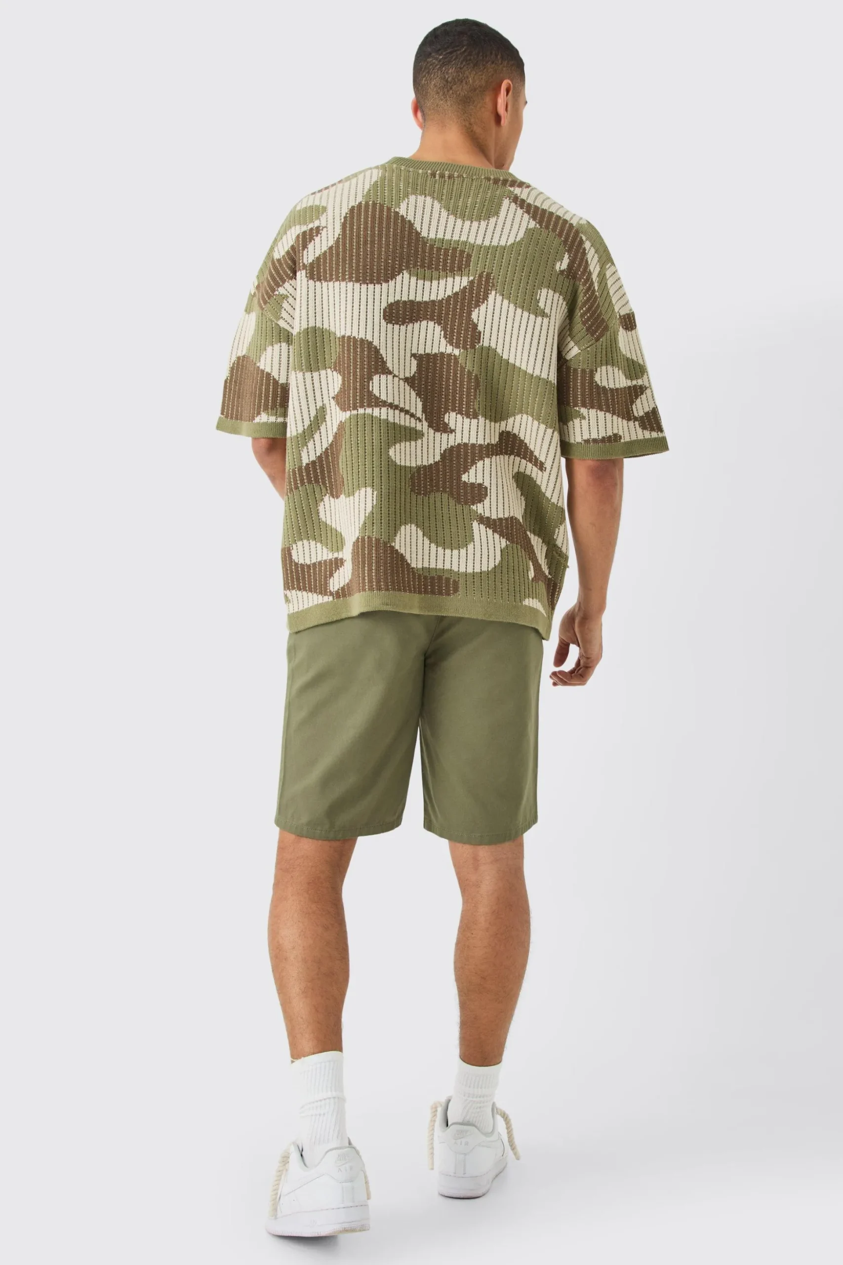 Fixed Waist Khaki Relaxed Fit Short Shorts | BoohooMAN UK