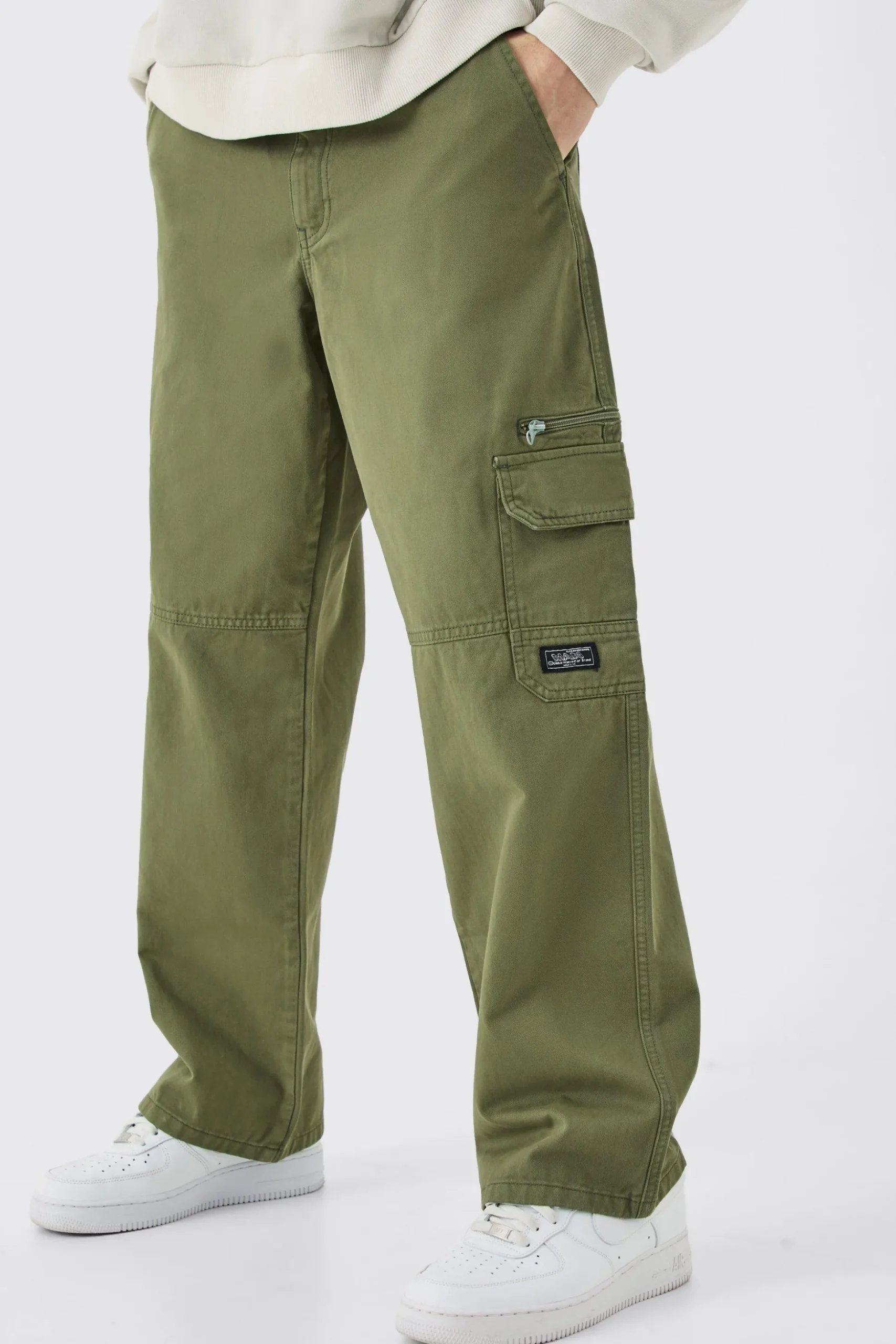Fixed Waist Relaxed Cargo Trousers With Woven Tab | BoohooMAN UK