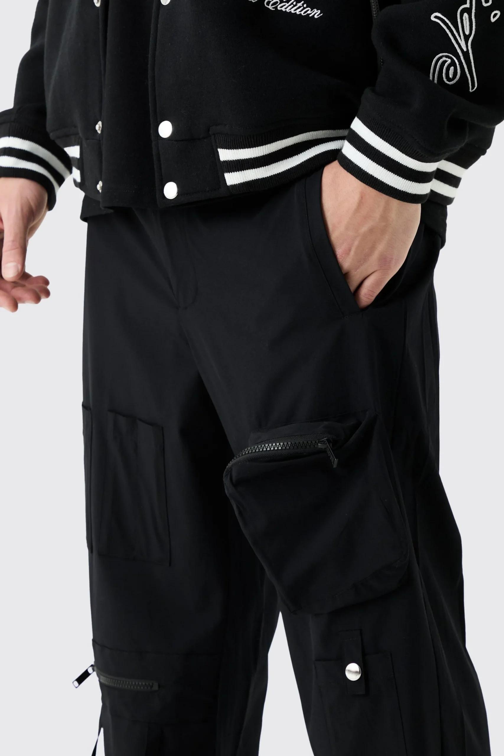 Fixed Waist Relaxed Multi Pocket Cargos | BoohooMAN UK
