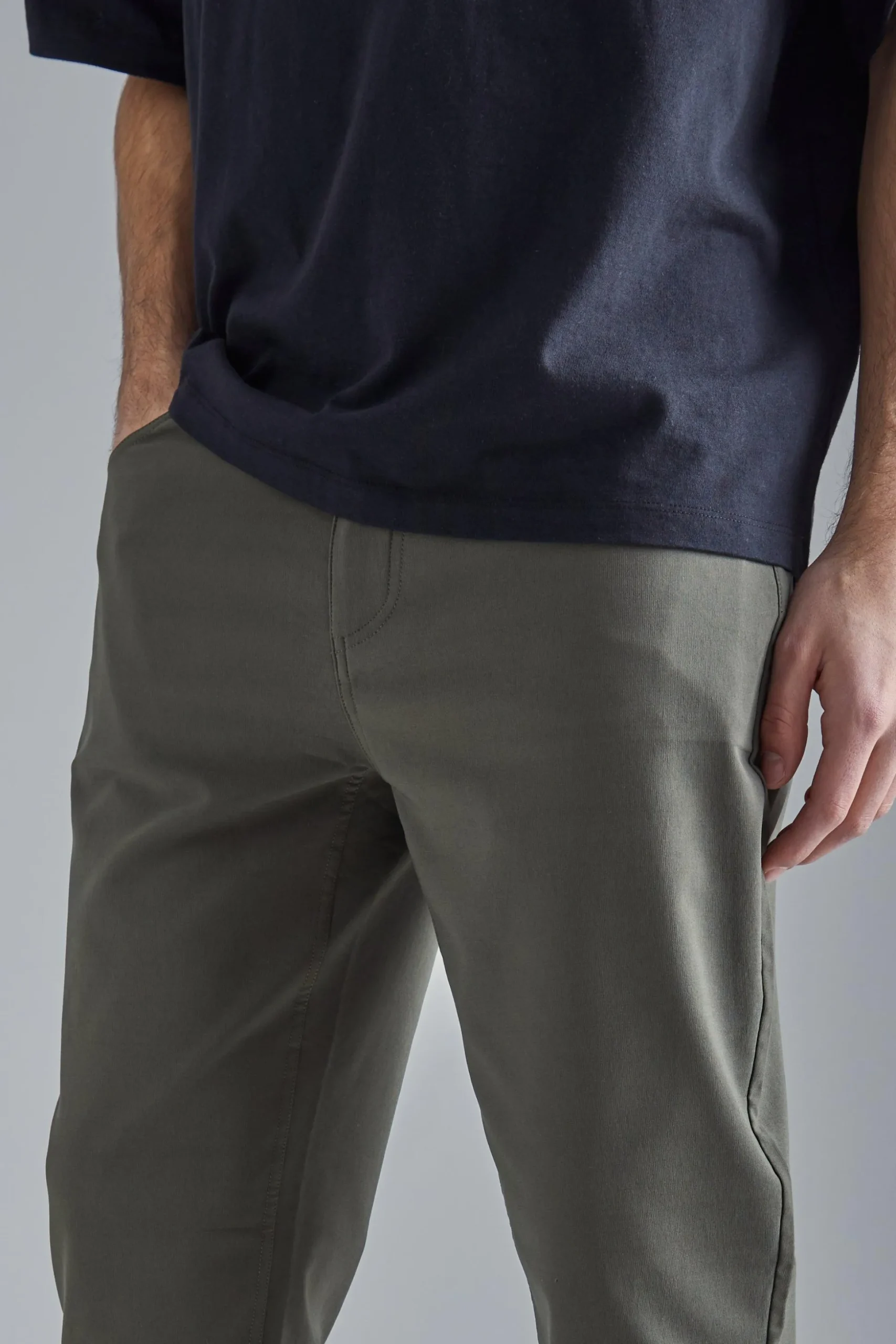 Fixed Waist Slim Fit Technical Golf Stretch Trouser | BoohooMAN UK