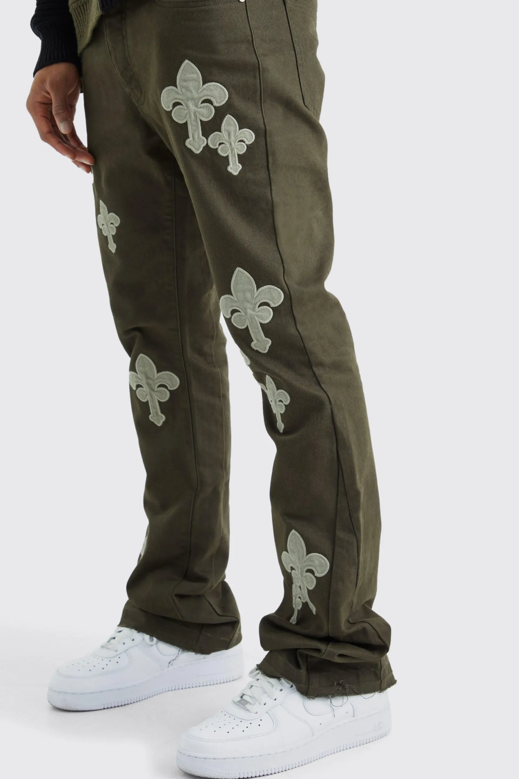 Fixed Waist Slim Flare Gusset Applique Trouser | BoohooMAN UK