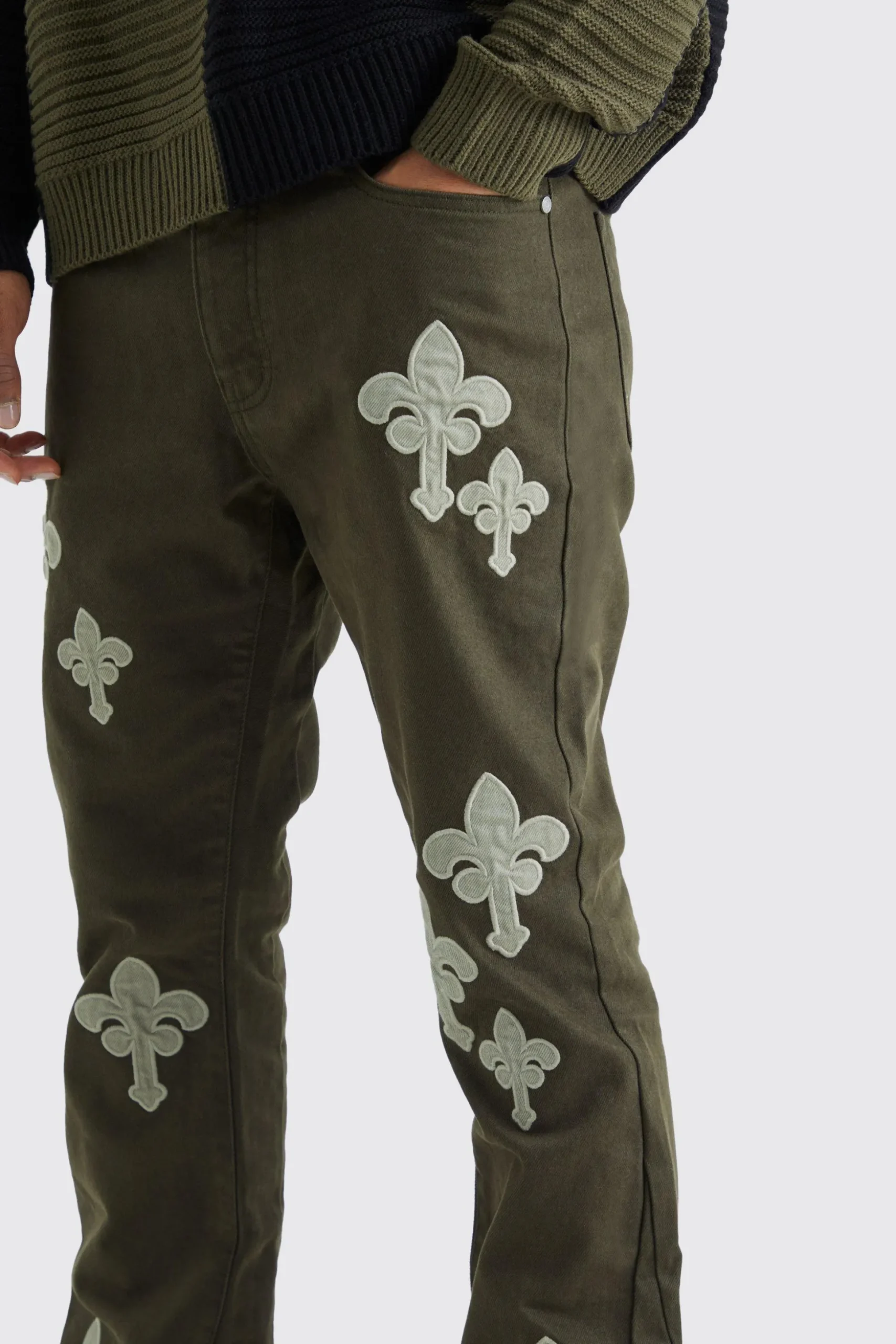 Fixed Waist Slim Flare Gusset Applique Trouser | BoohooMAN UK