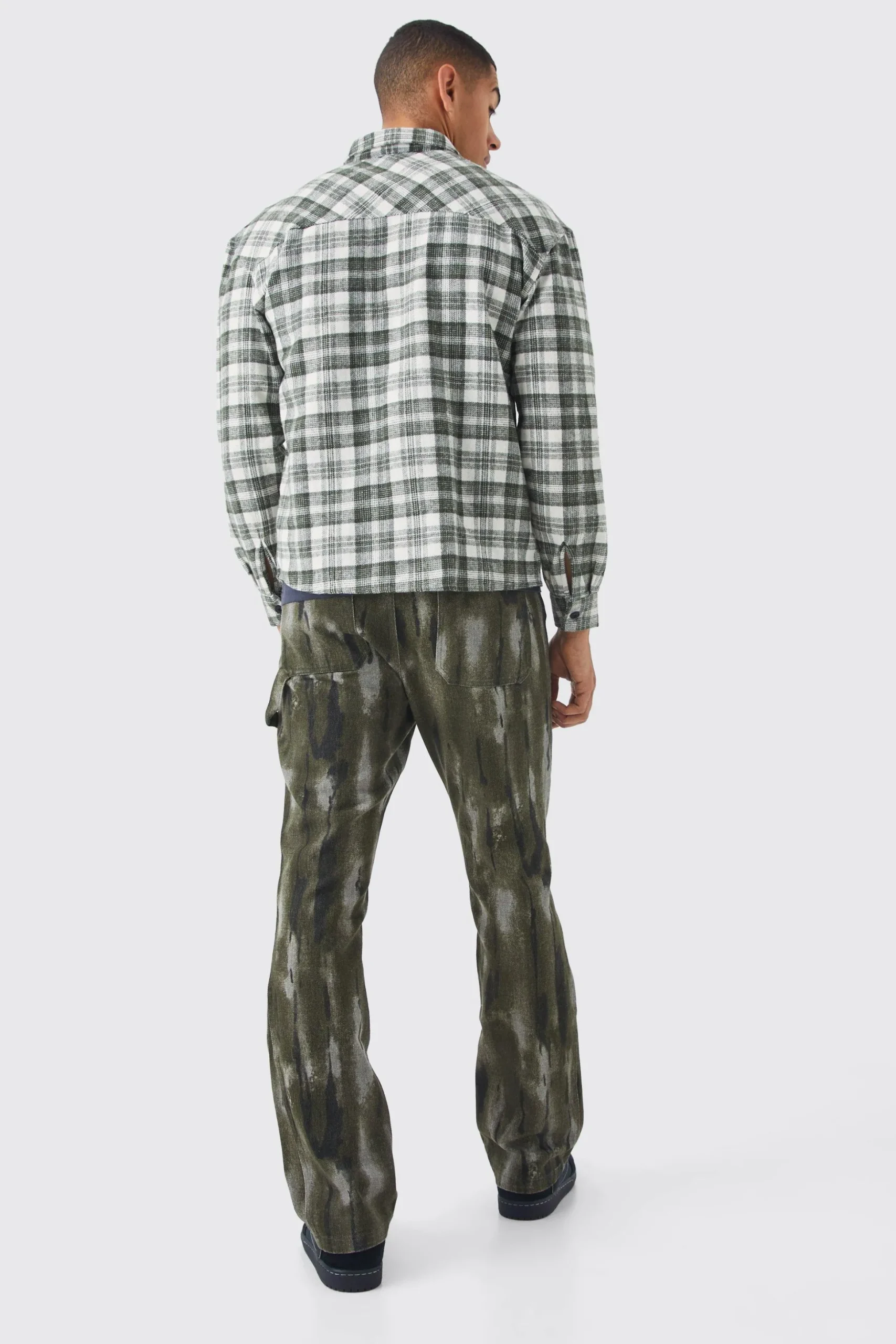 Fixed Waist Slim Flare Gusset Washed Trouser | BoohooMAN UK