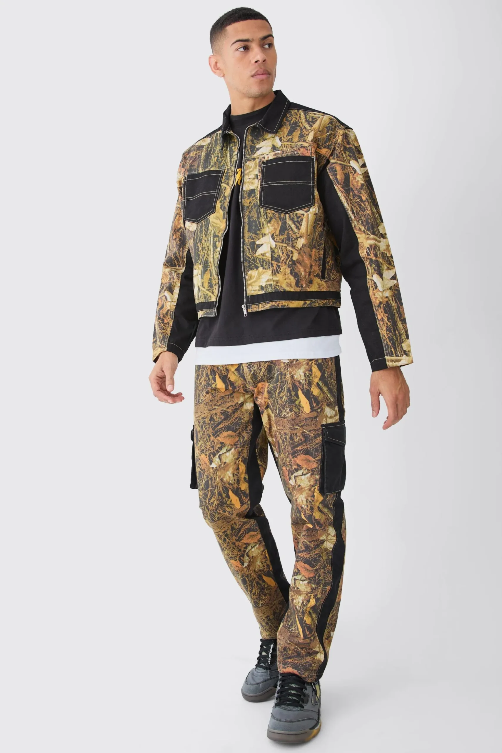 Fixed Waist Straight Leg Twill Camo Trouser | BoohooMAN UK