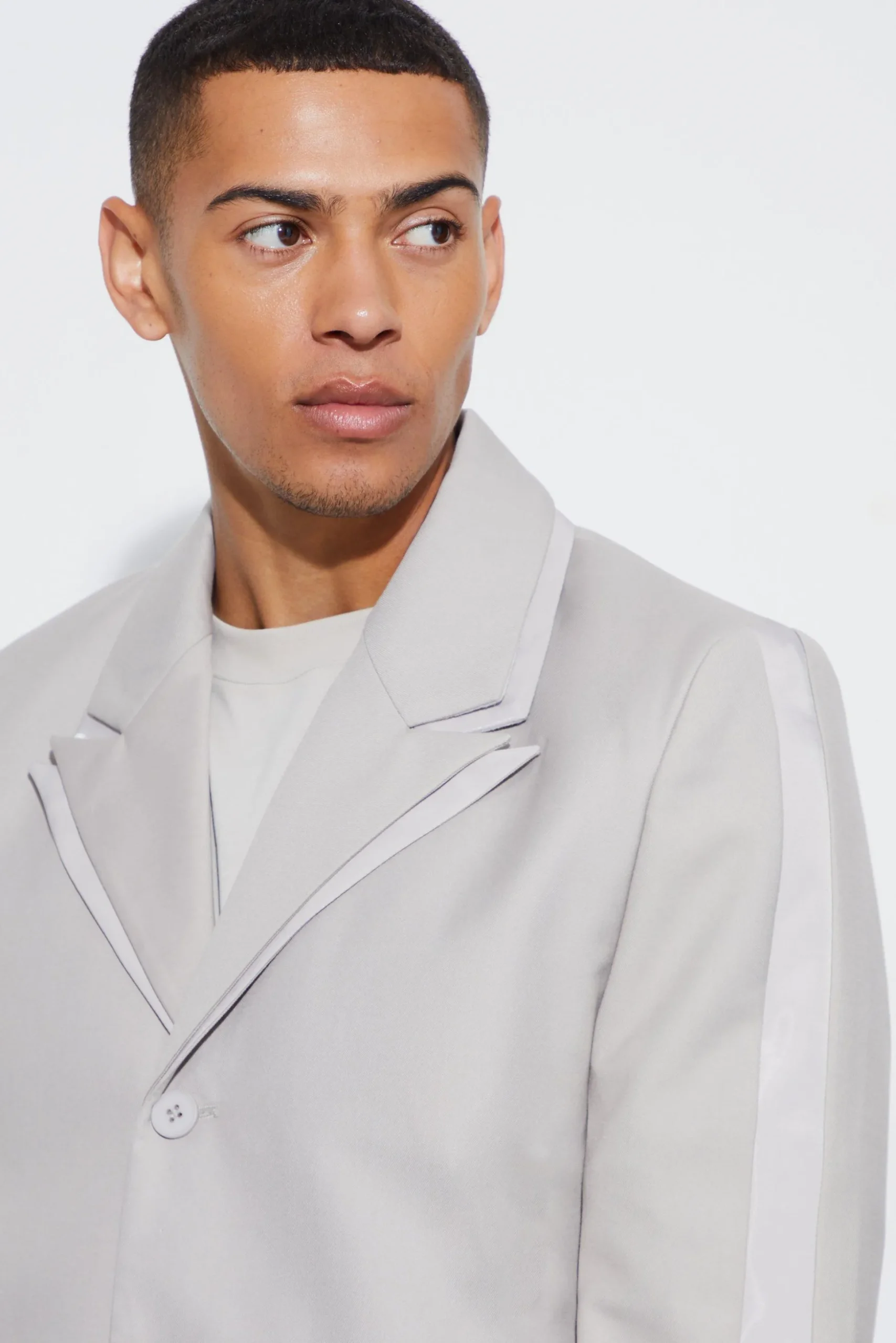 High Shine Trim Single Breasted Blazer | BoohooMAN UK