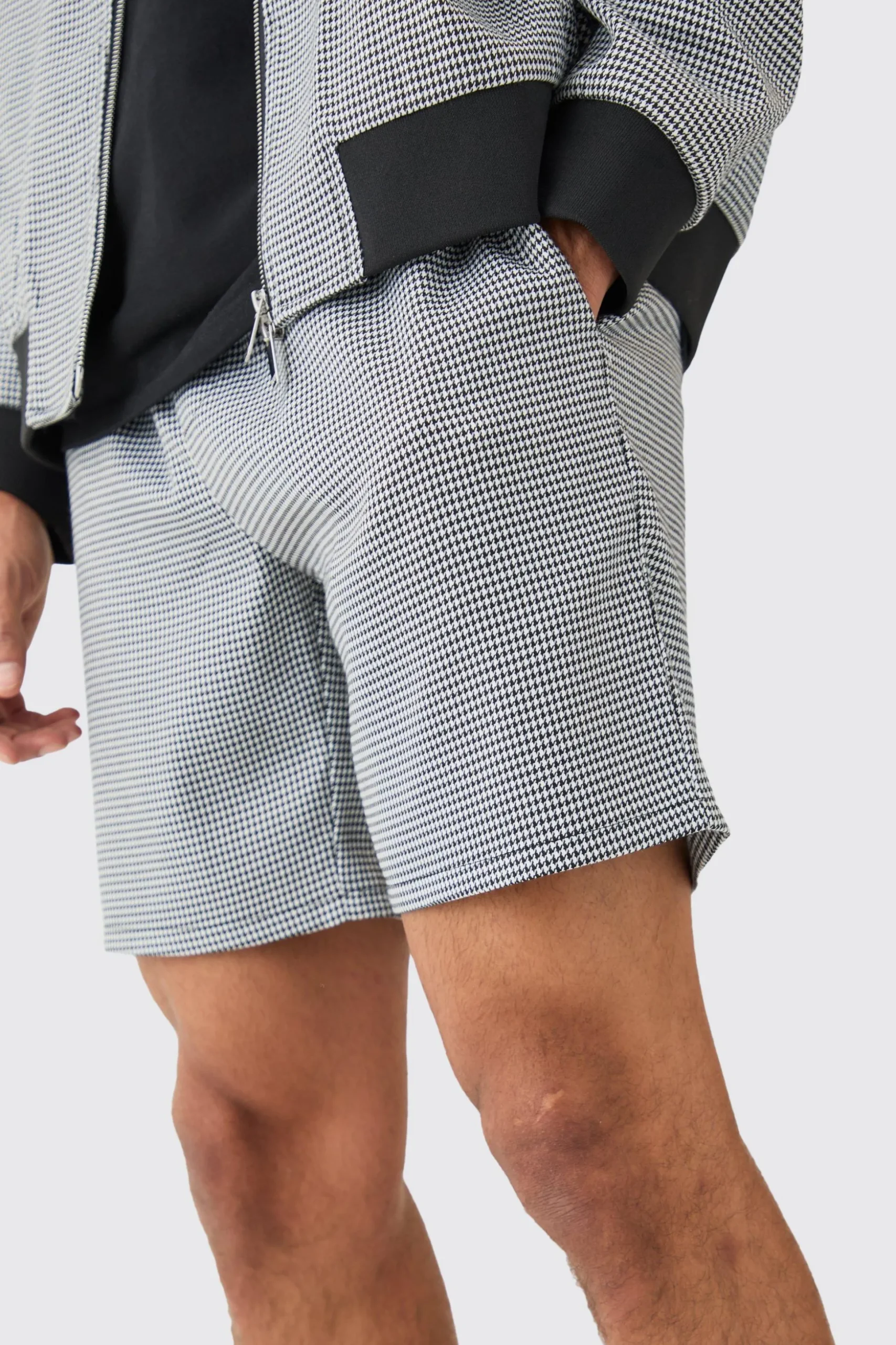 Houndstooth Checked Elasticated Waist Shorts | BoohooMAN UK