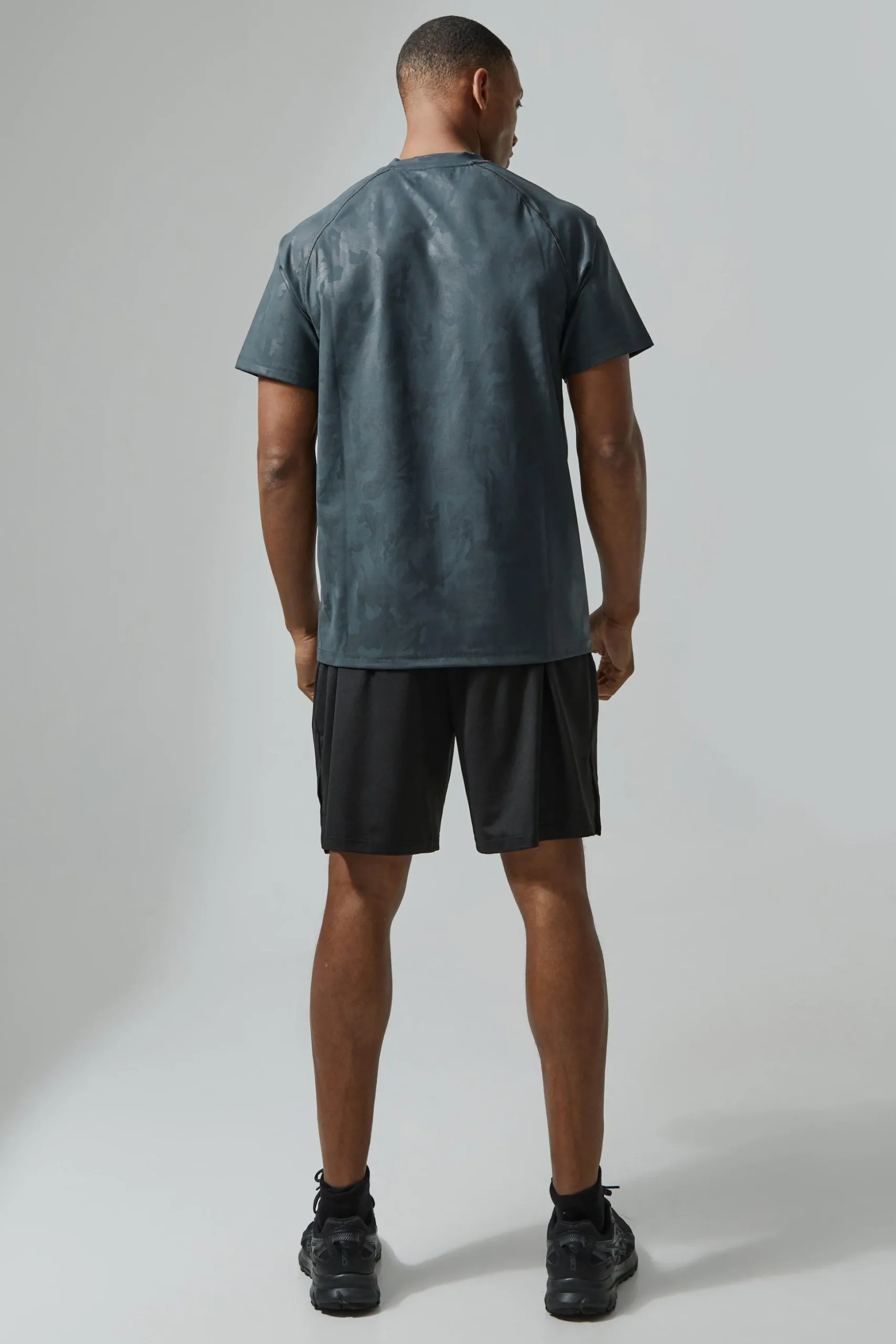 Man Active 2 Pack 5inch Performance Shorts | BoohooMAN UK
