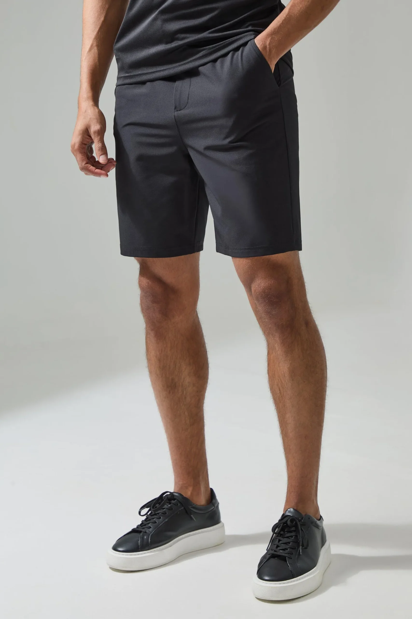 Man Active Golf 8.5inch Short | BoohooMAN UK