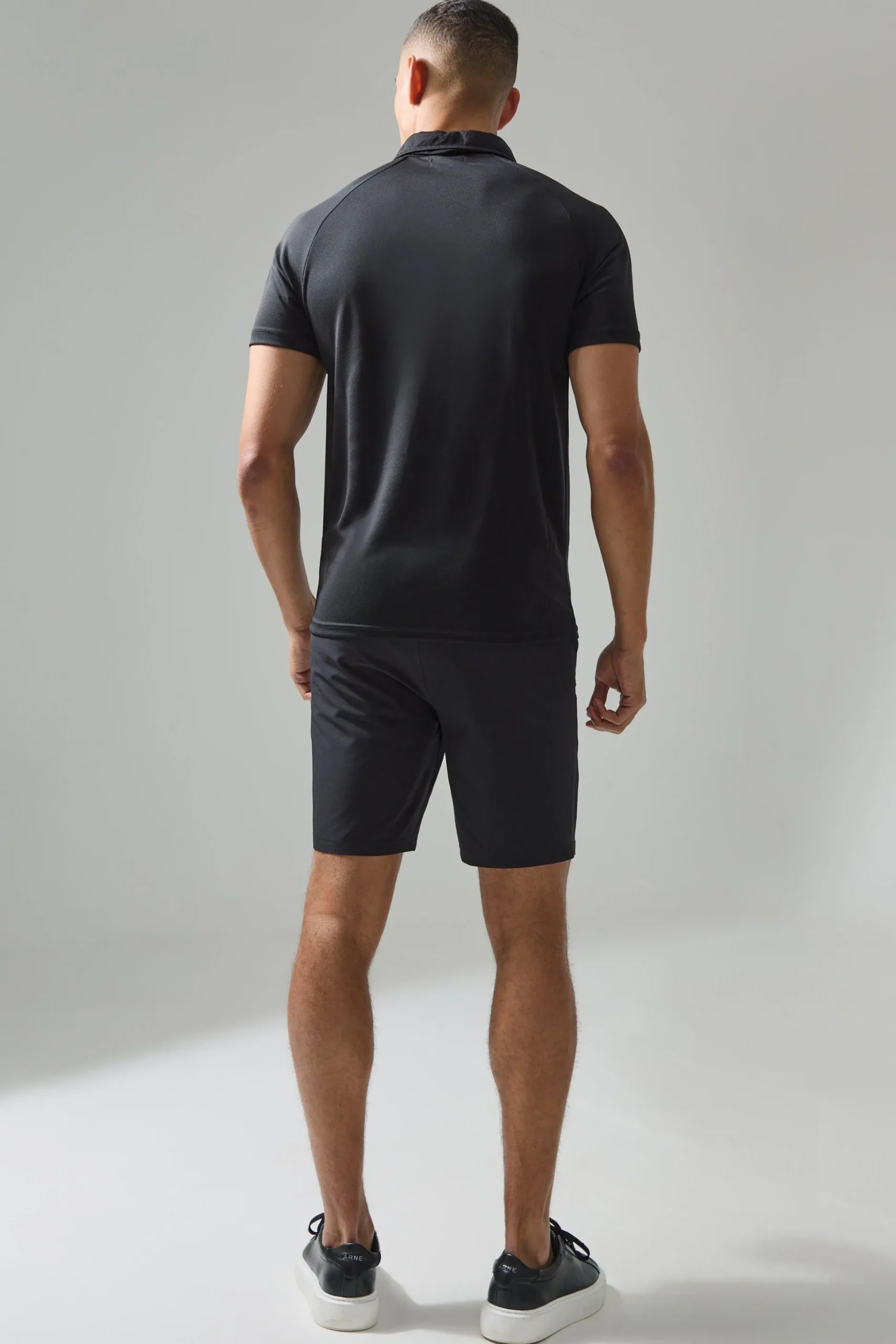 Man Active Golf 8.5inch Short | BoohooMAN UK