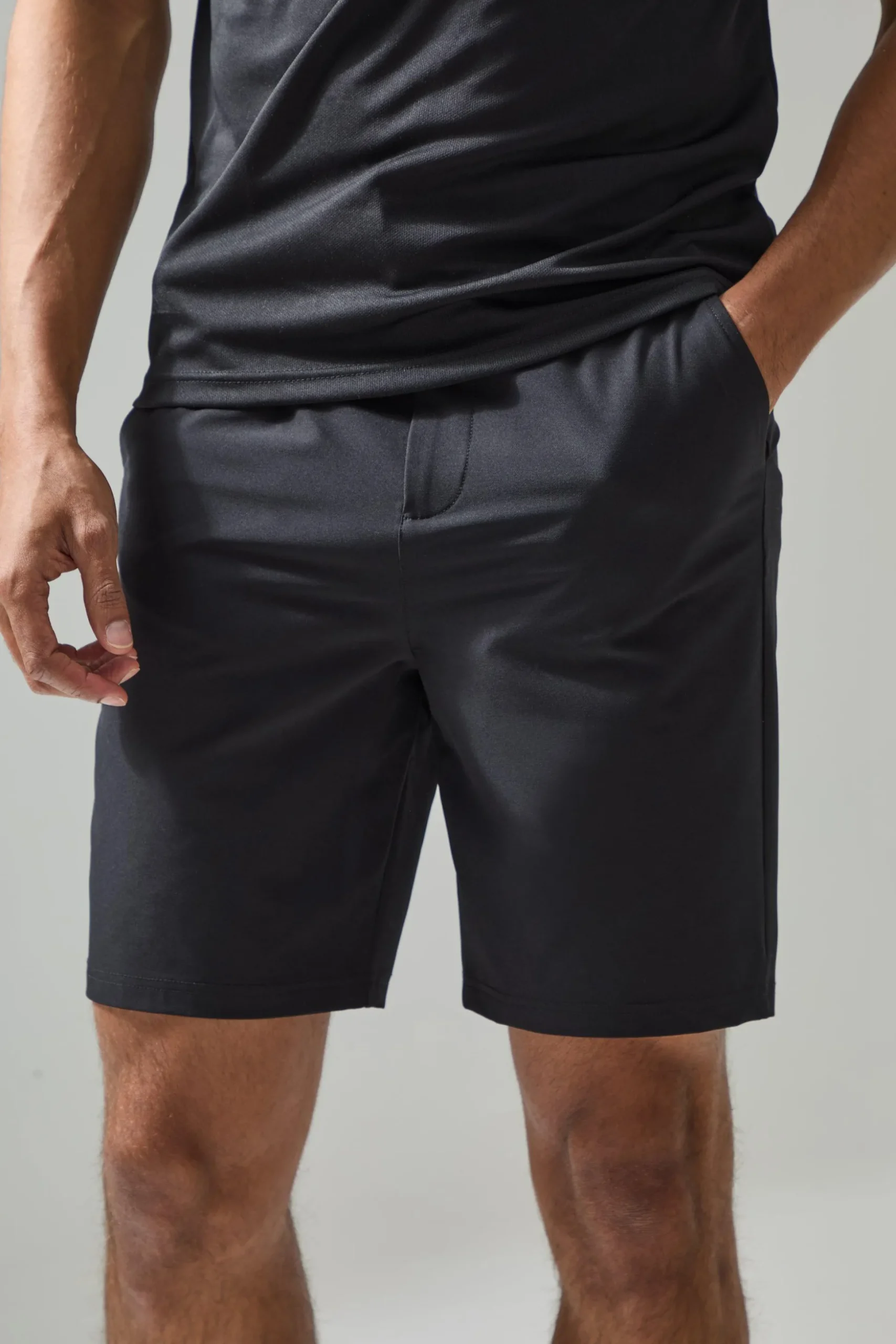 Man Active Golf 8.5inch Short | BoohooMAN UK