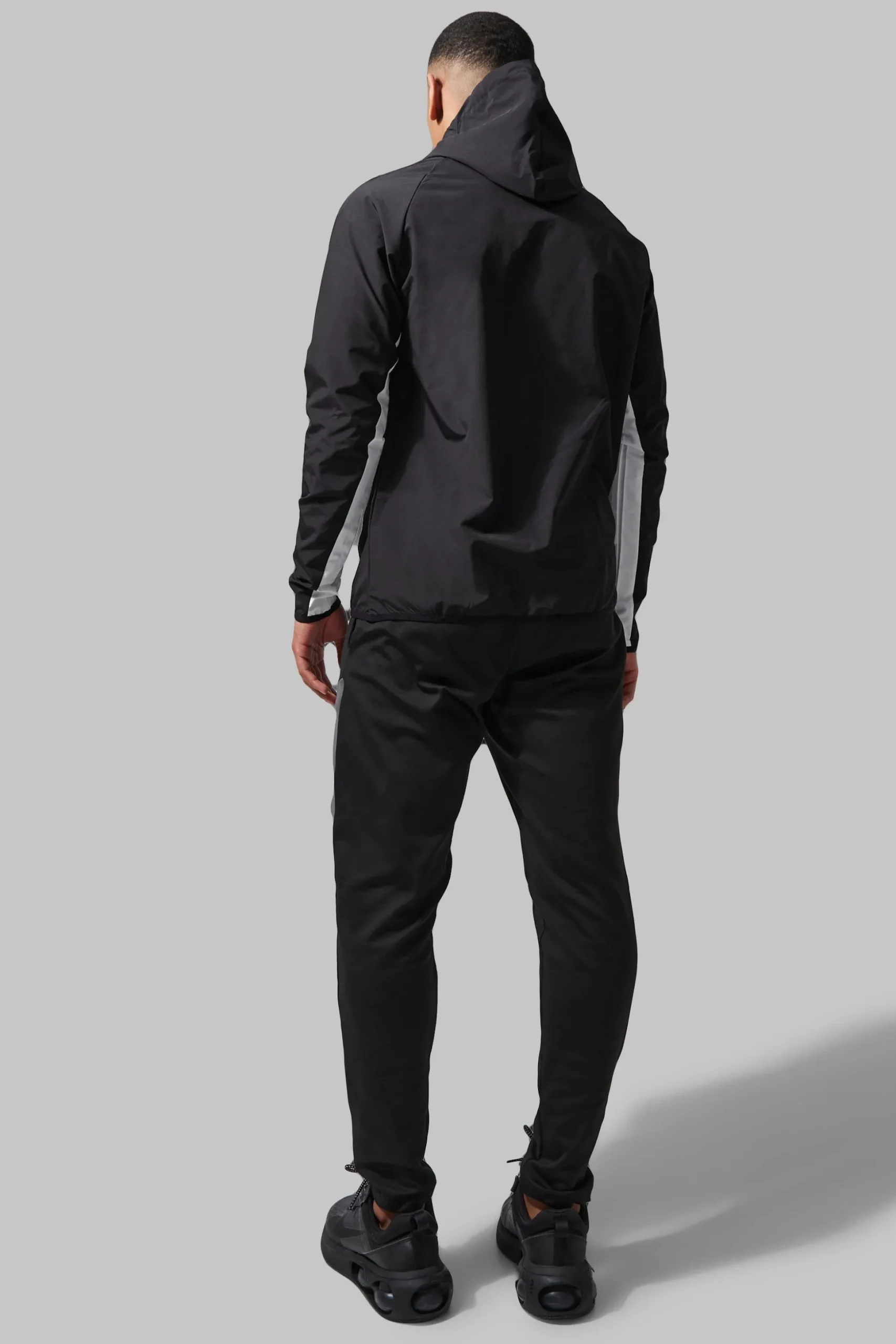 Man Active Gym Colour Block Regular Fit Windbreaker | BoohooMAN UK