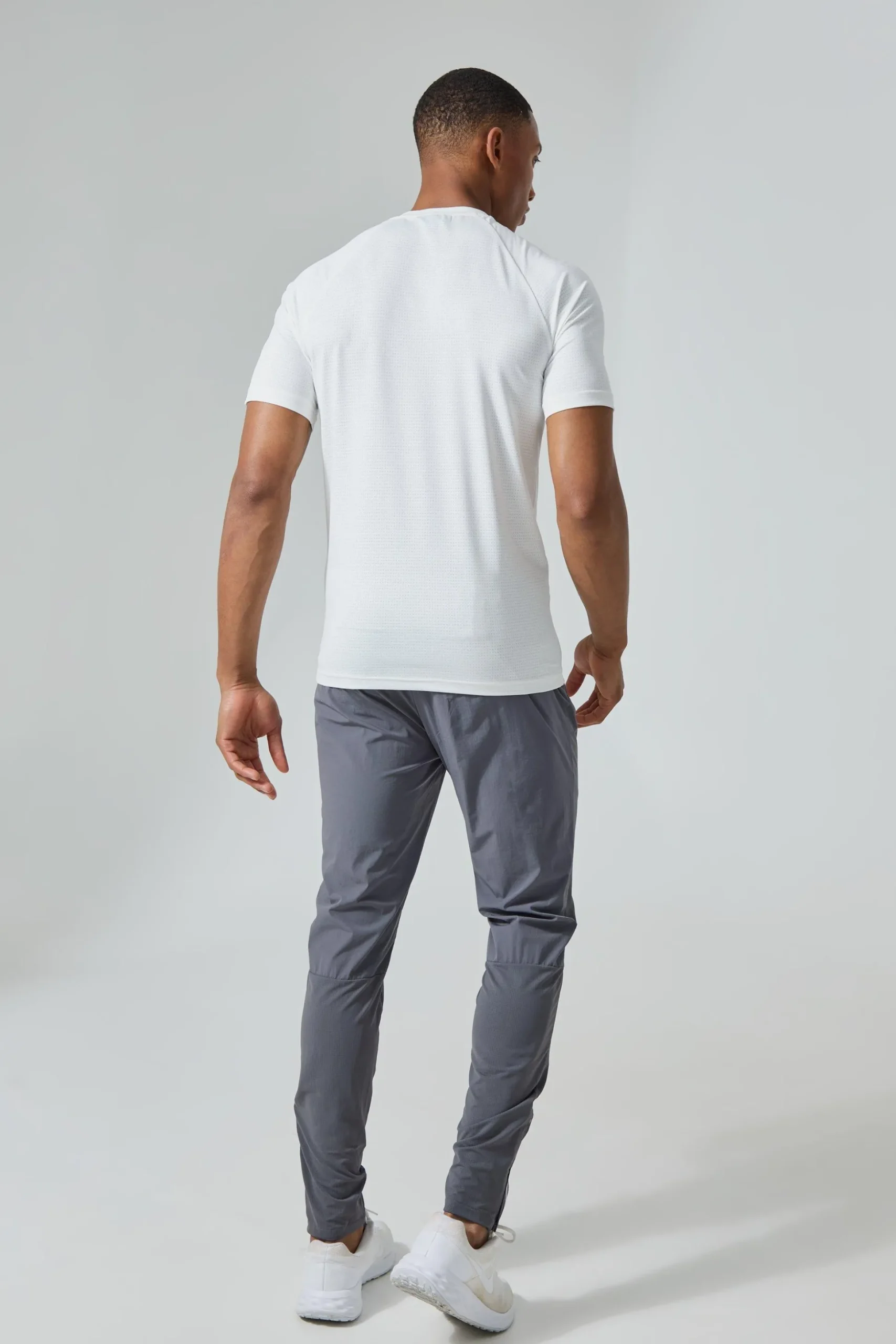Man Active Gym Lightweight Jogger | BoohooMAN UK