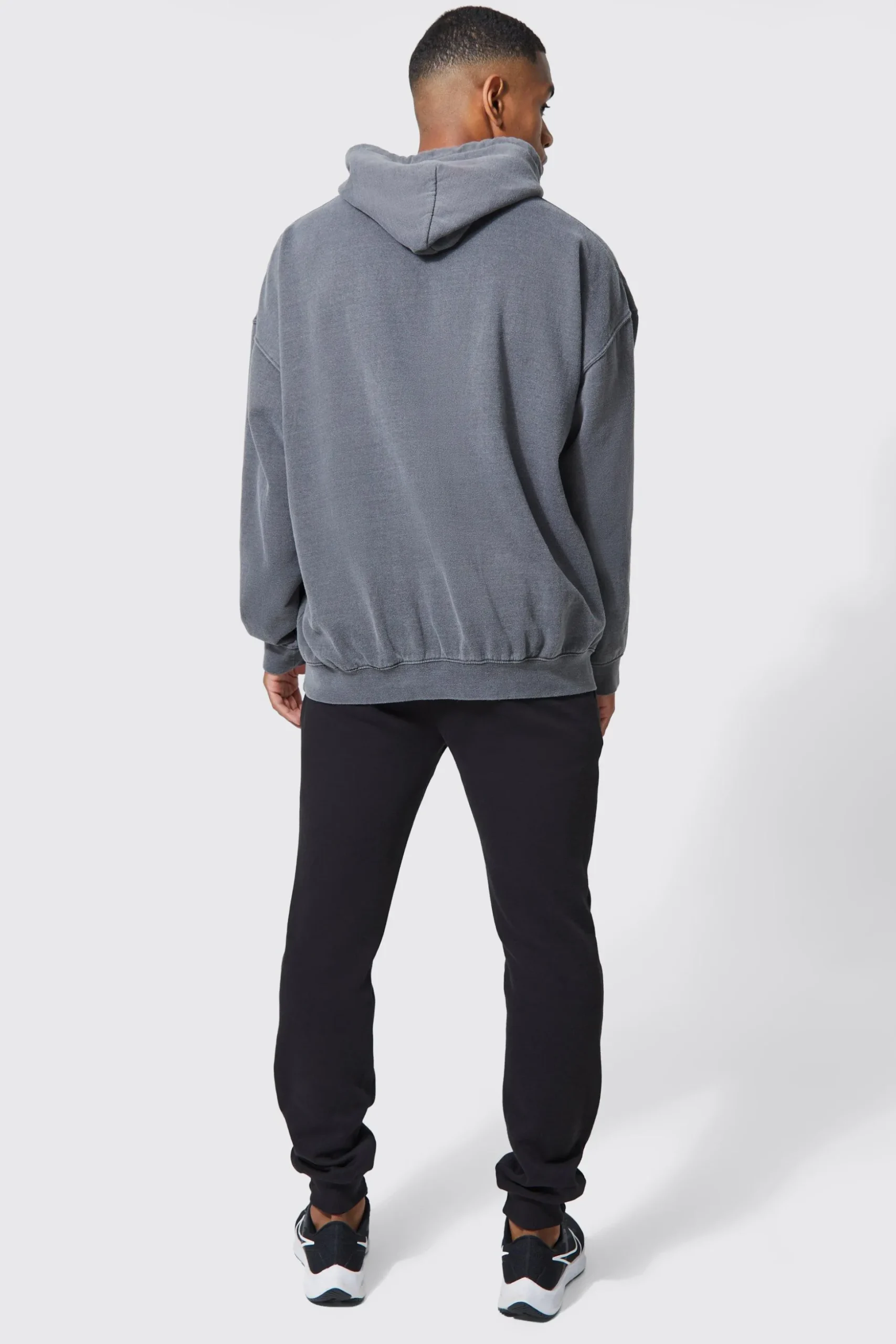 Man Active Gym Pocket Detail Regular Fit Joggers | BoohooMAN UK
