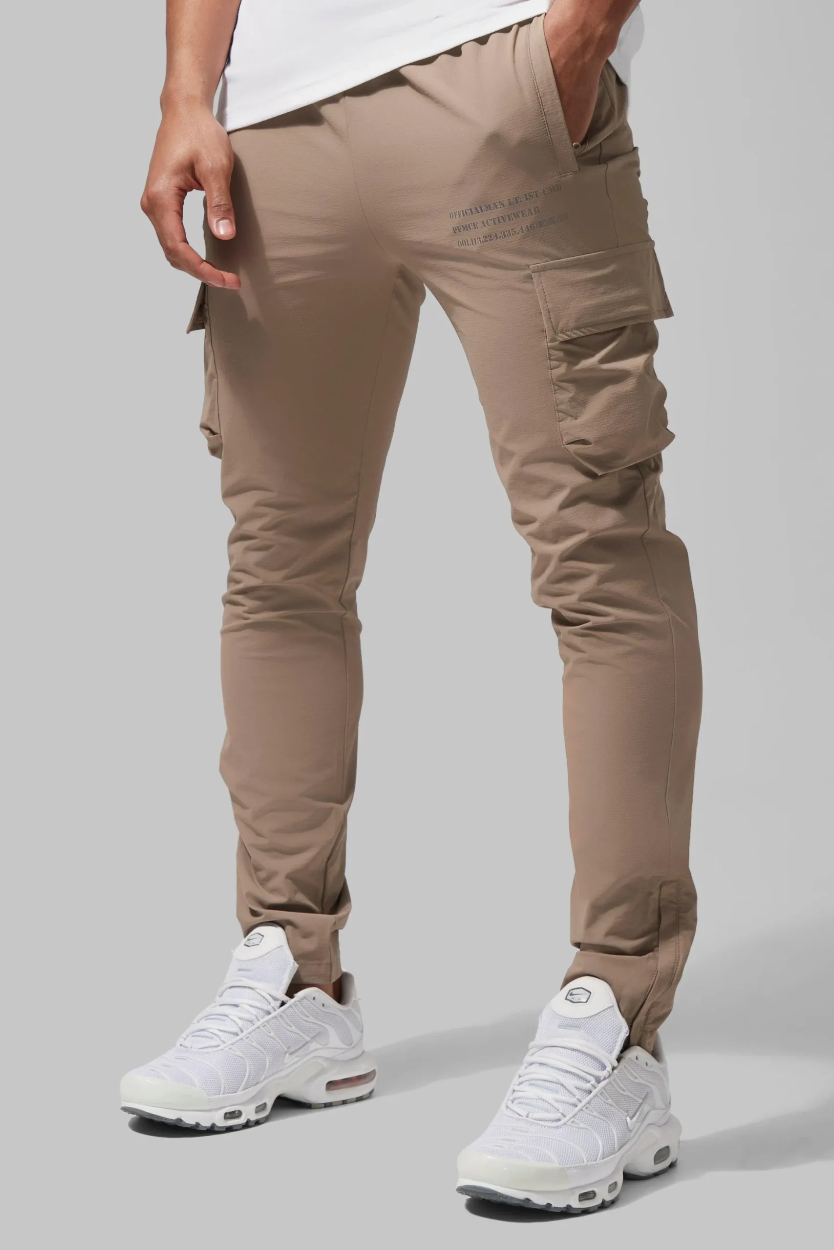 Man Active Gym Technical Tapered Cargo Jogger | BoohooMAN UK