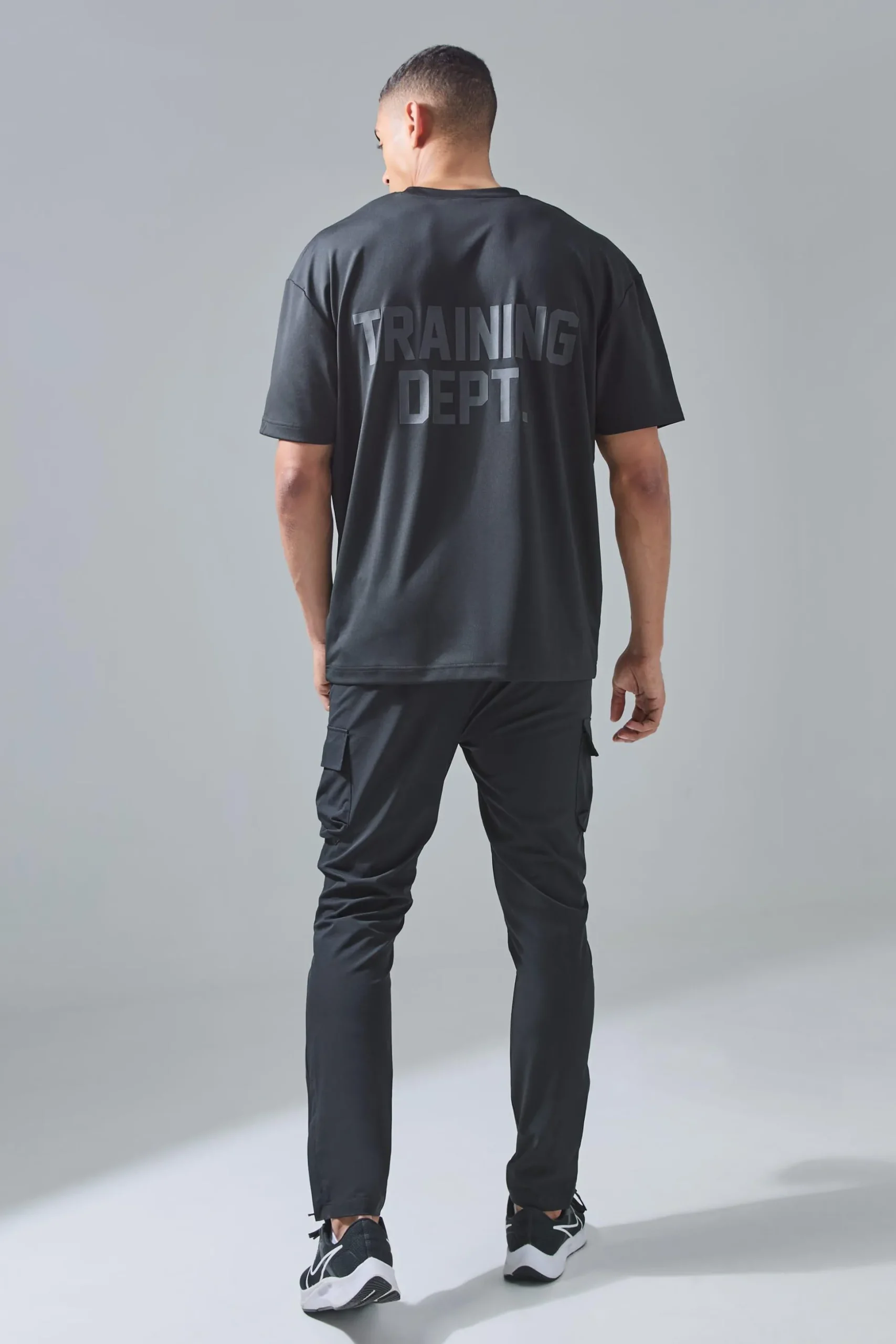 Man Active Gym Technical Tapered Cargo Jogger | BoohooMAN UK