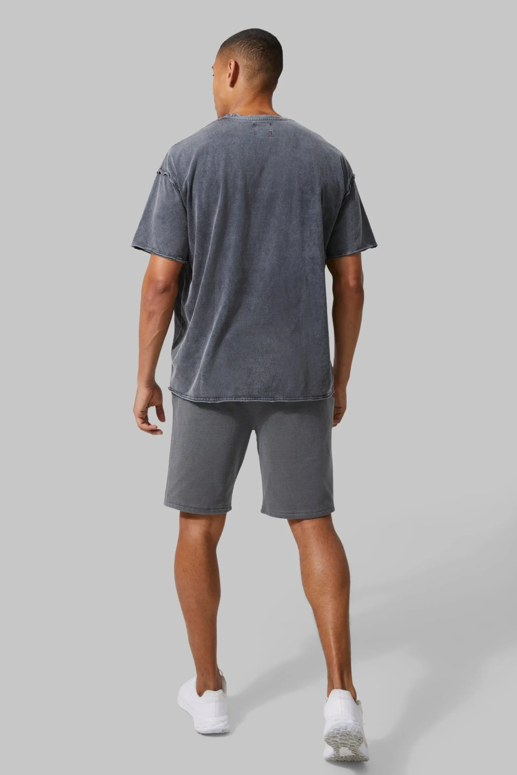 Man Active Oversized Acid Wash Raw T-shirt | BoohooMAN UK