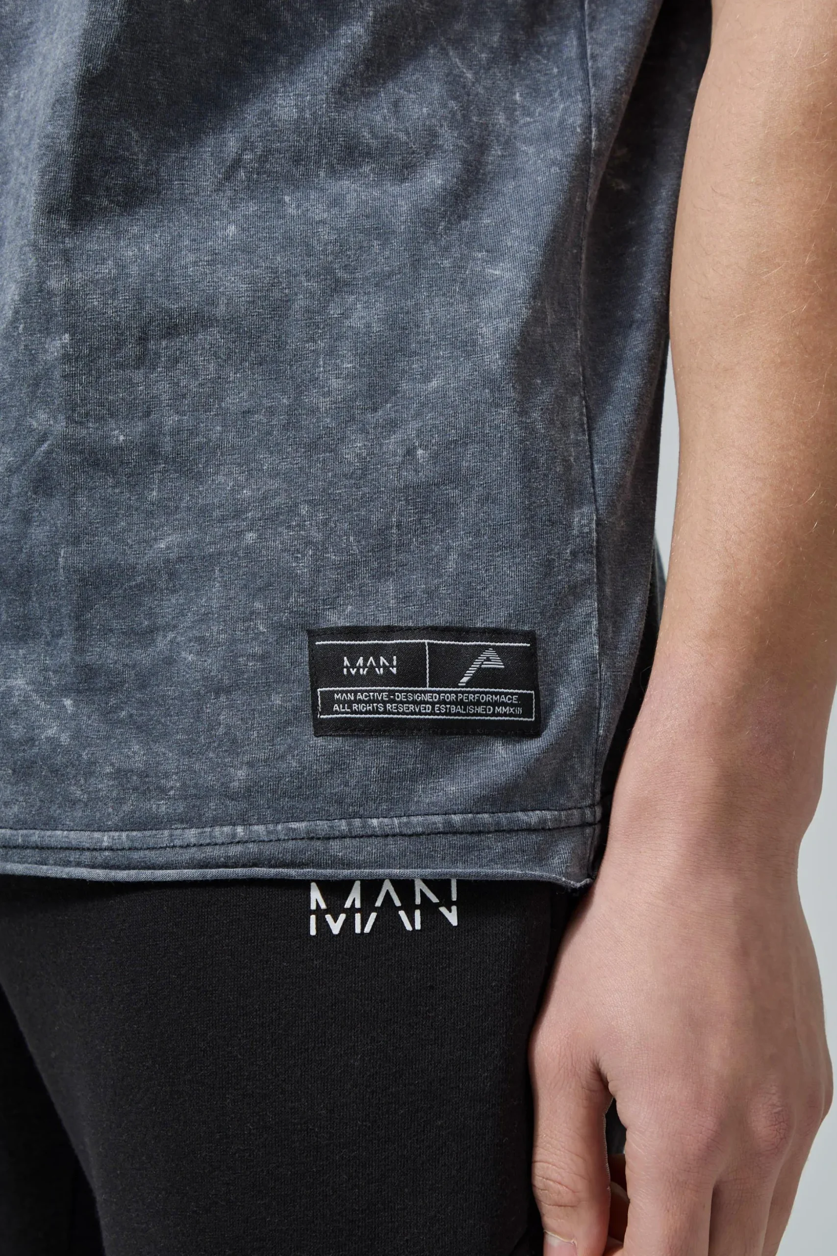 Man Active Oversized Acid Wash Raw T-shirt | BoohooMAN UK