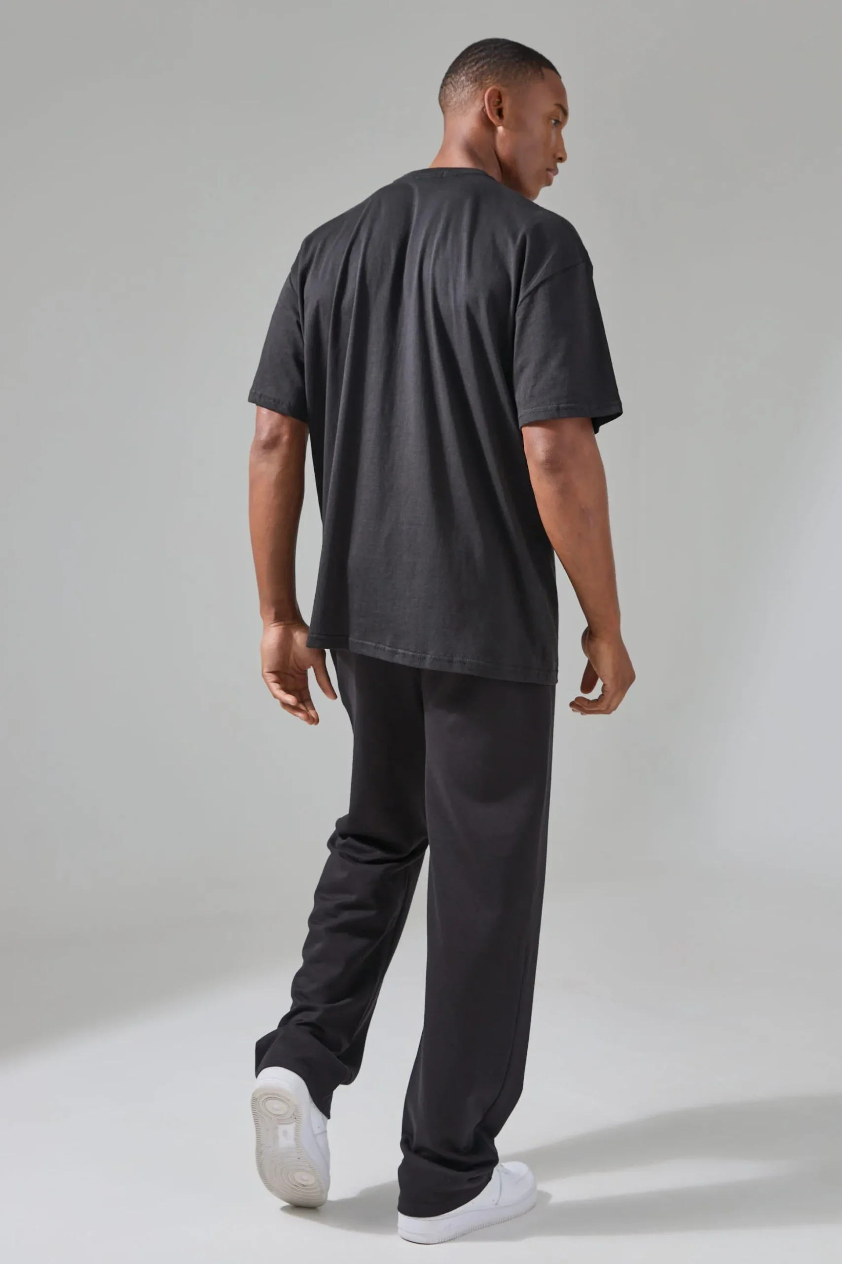 Man Active Oversized Branded T-shirt | BoohooMAN UK
