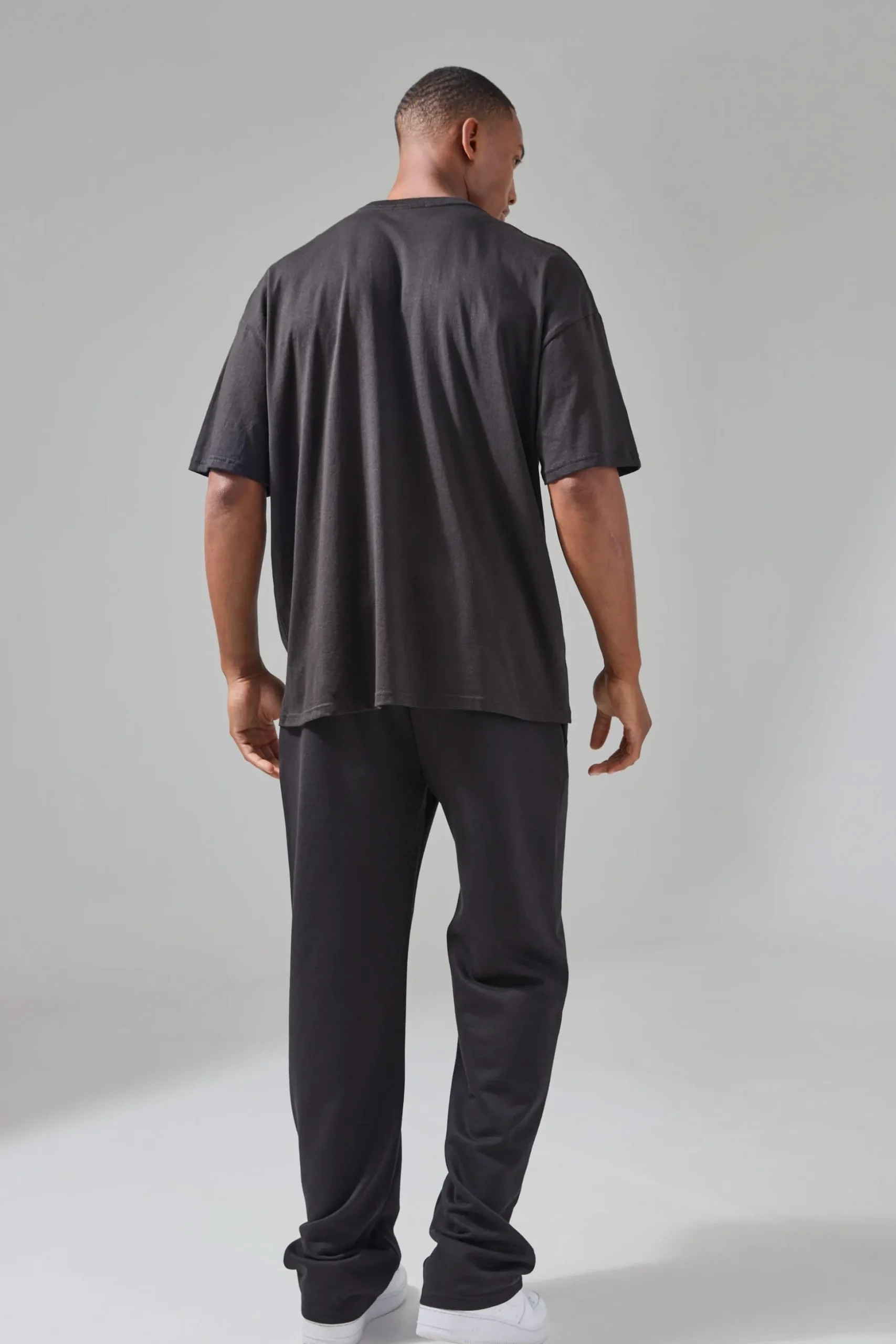 Man Active Oversized Branded T-shirt | BoohooMAN UK
