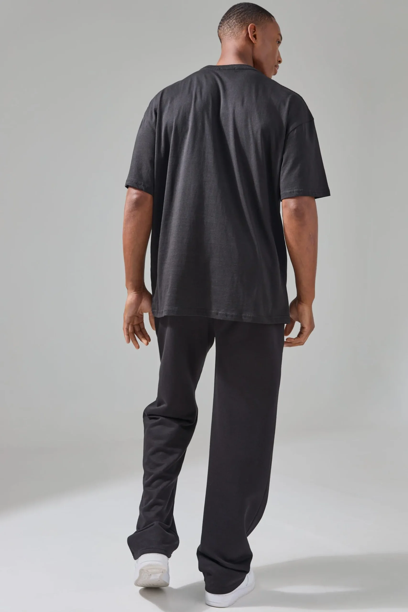Man Active Oversized Branded T-shirt | BoohooMAN UK