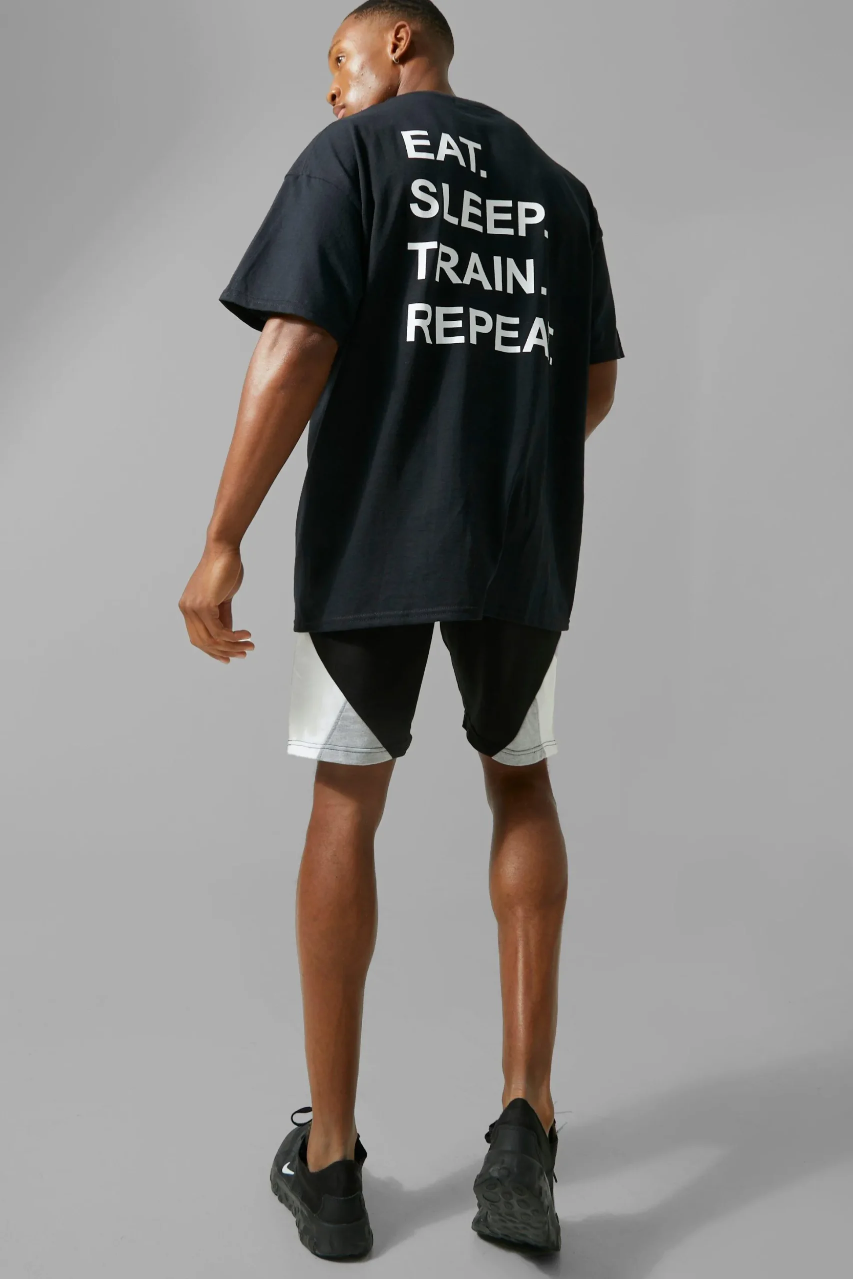 Man Active Oversized Repeat T-shirt | BoohooMAN UK