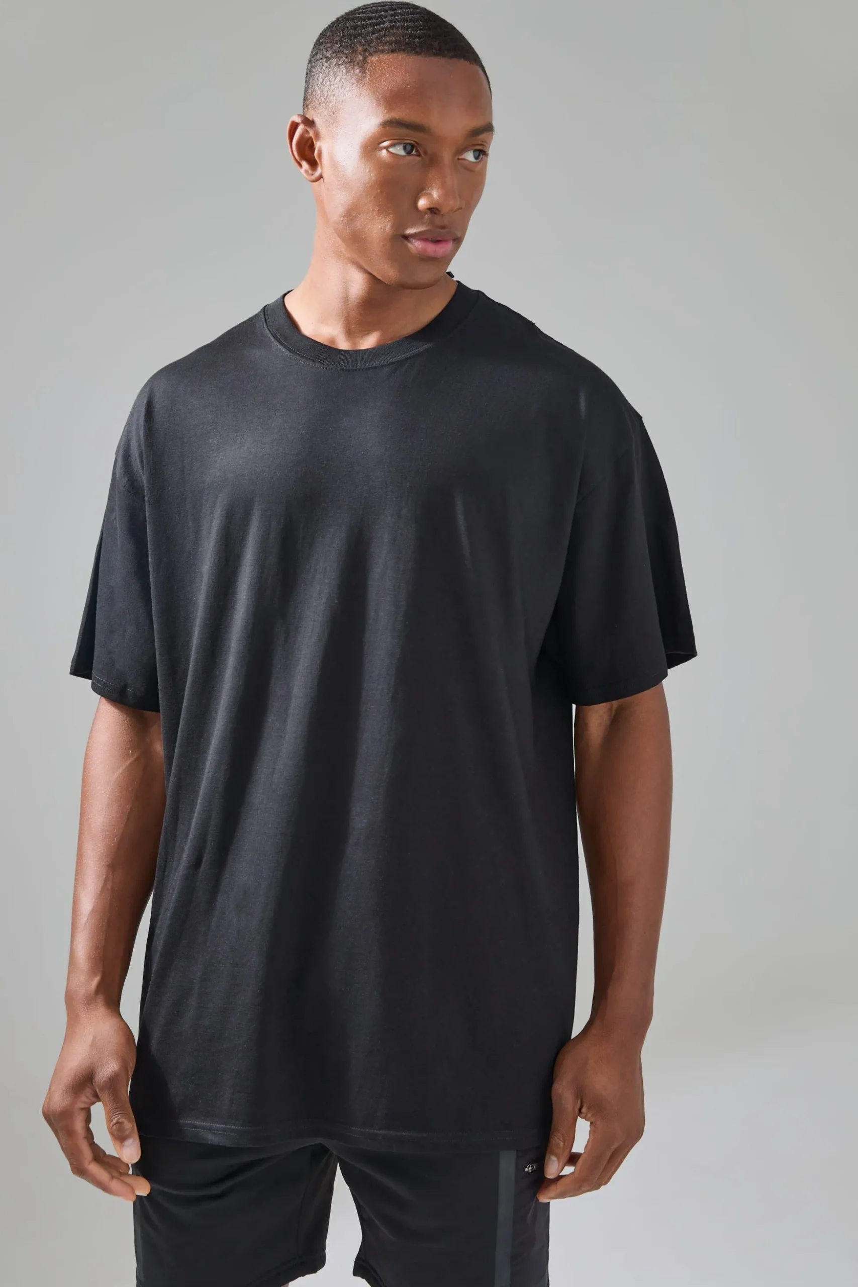 Man Active Oversized Teddy Basketballer Graphic T-shirt | BoohooMAN UK