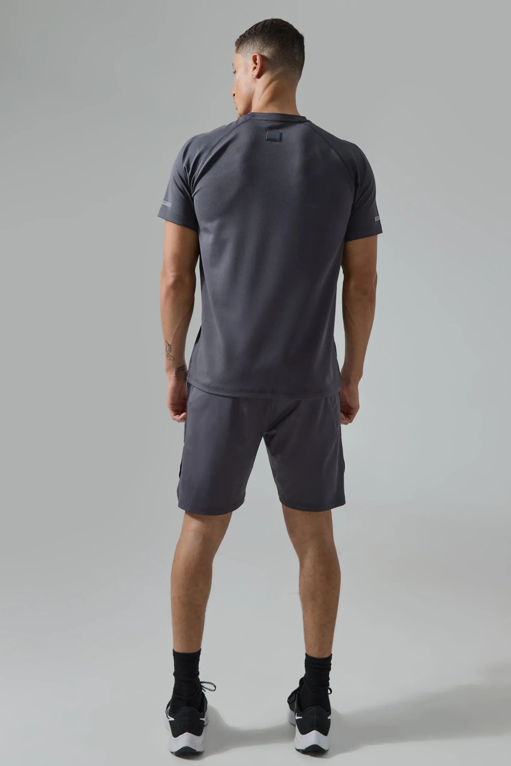 Man Active Performance T-shirt & Short Set | BoohooMAN UK