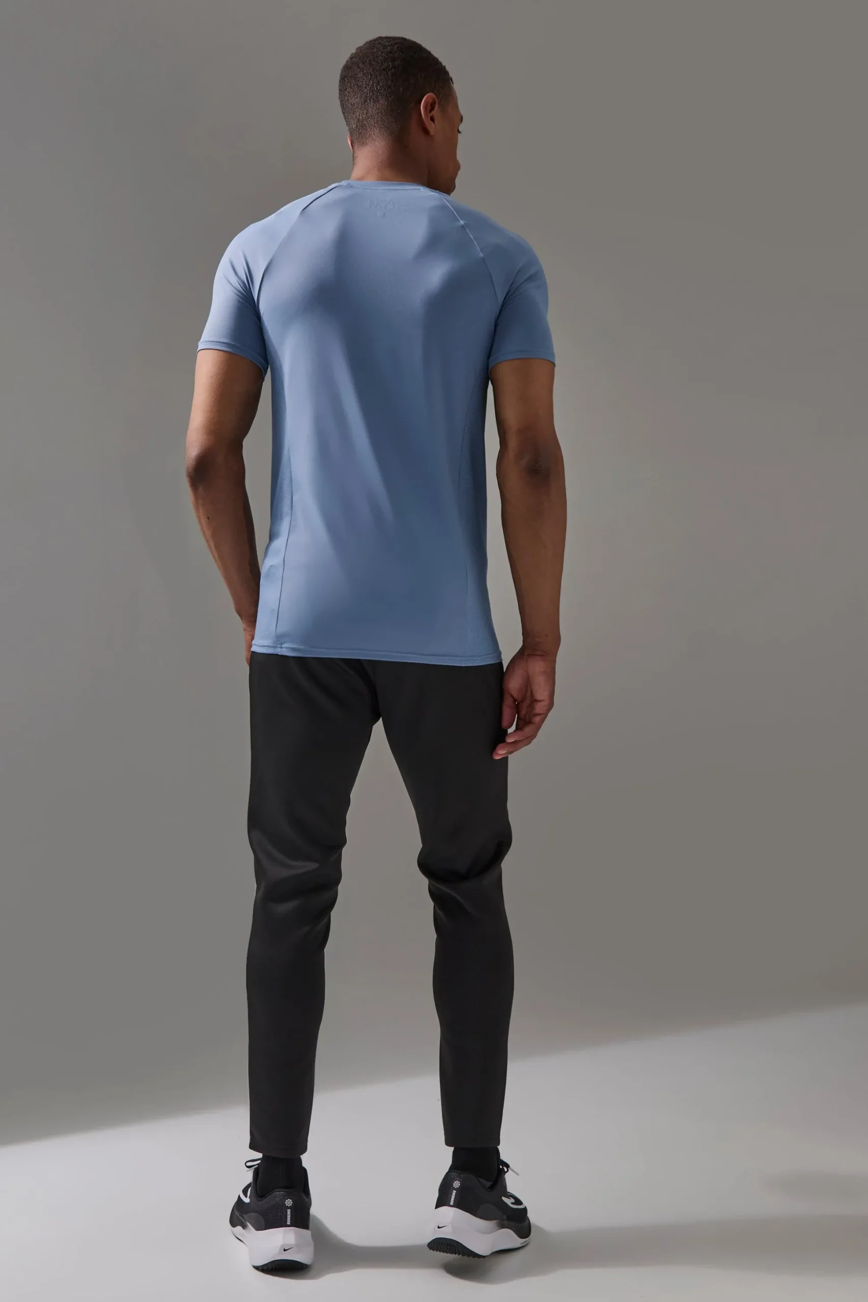 Man Active Pro Muscle Fit T-shirt | BoohooMAN UK