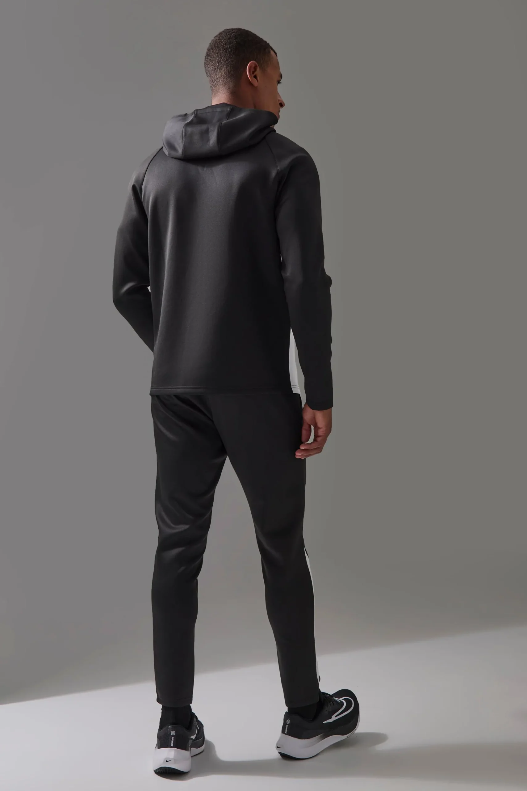 Man Active Pro Regular Fit Zip Thru Hooded Track Top | BoohooMAN UK