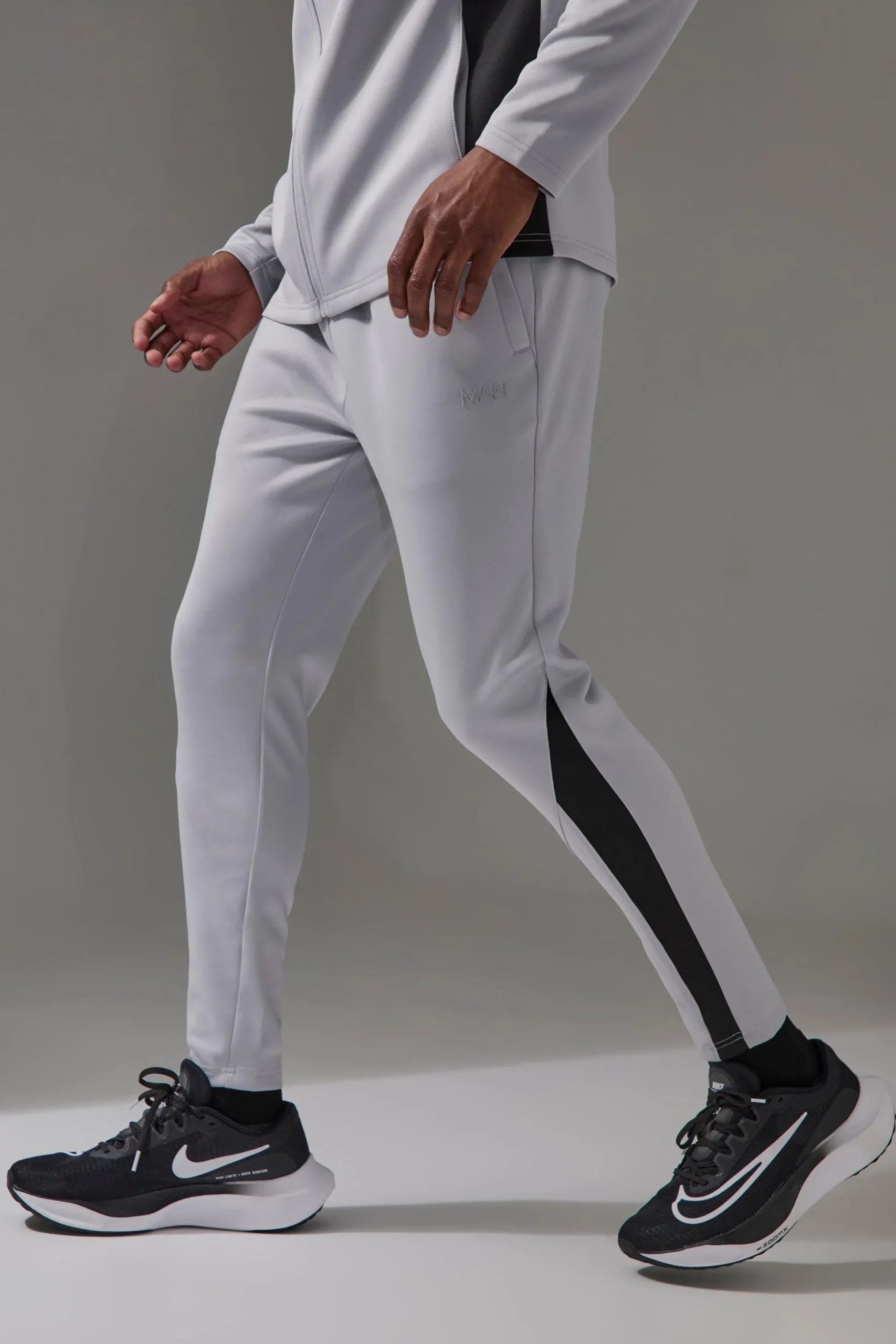 Man Active Pro Tapered Skinny Fit Jogger | BoohooMAN UK