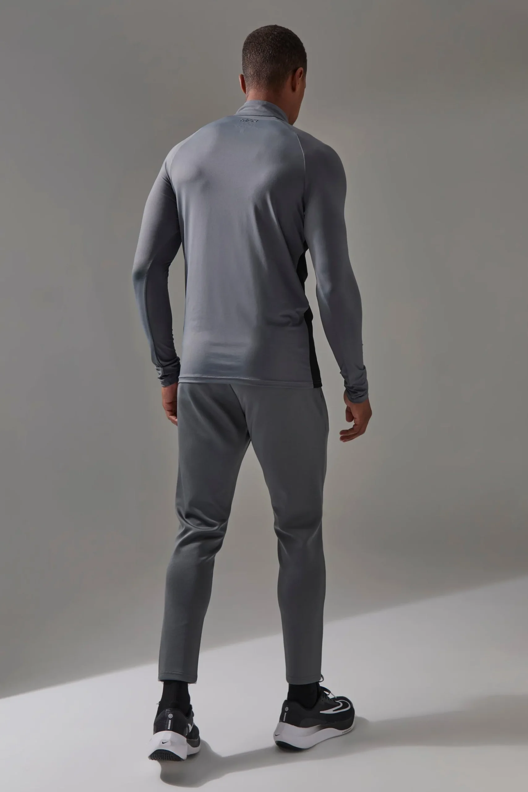 Man Active Pro Tapered Skinny Fit Jogger | BoohooMAN UK