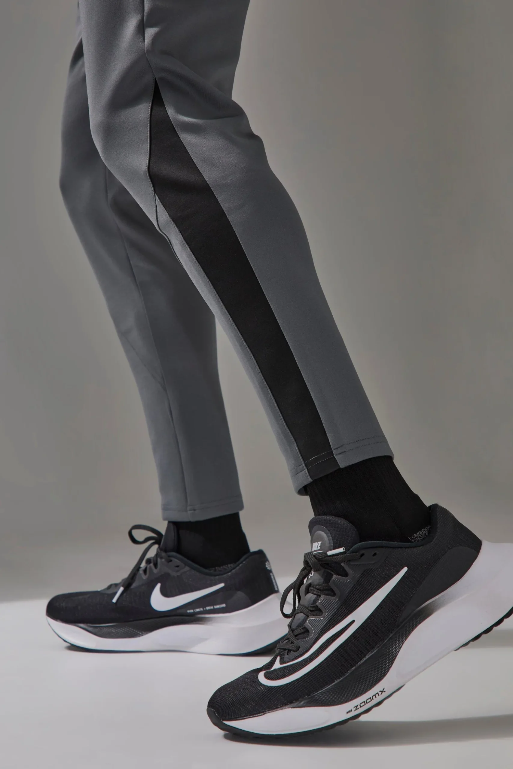 Man Active Pro Tapered Skinny Fit Jogger | BoohooMAN UK